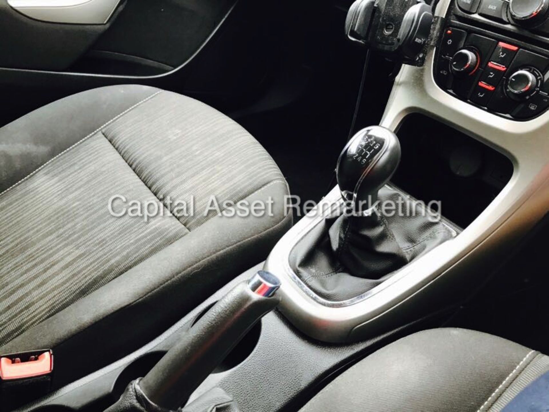 (ON SALE) VAUXHALL ASTRA 'EXCLUSIVE' (2012 MODEL) '1.7 CDTI - ECOFLEX - 6 SPEED' *AIR CON* (1 OWNER) - Image 17 of 19