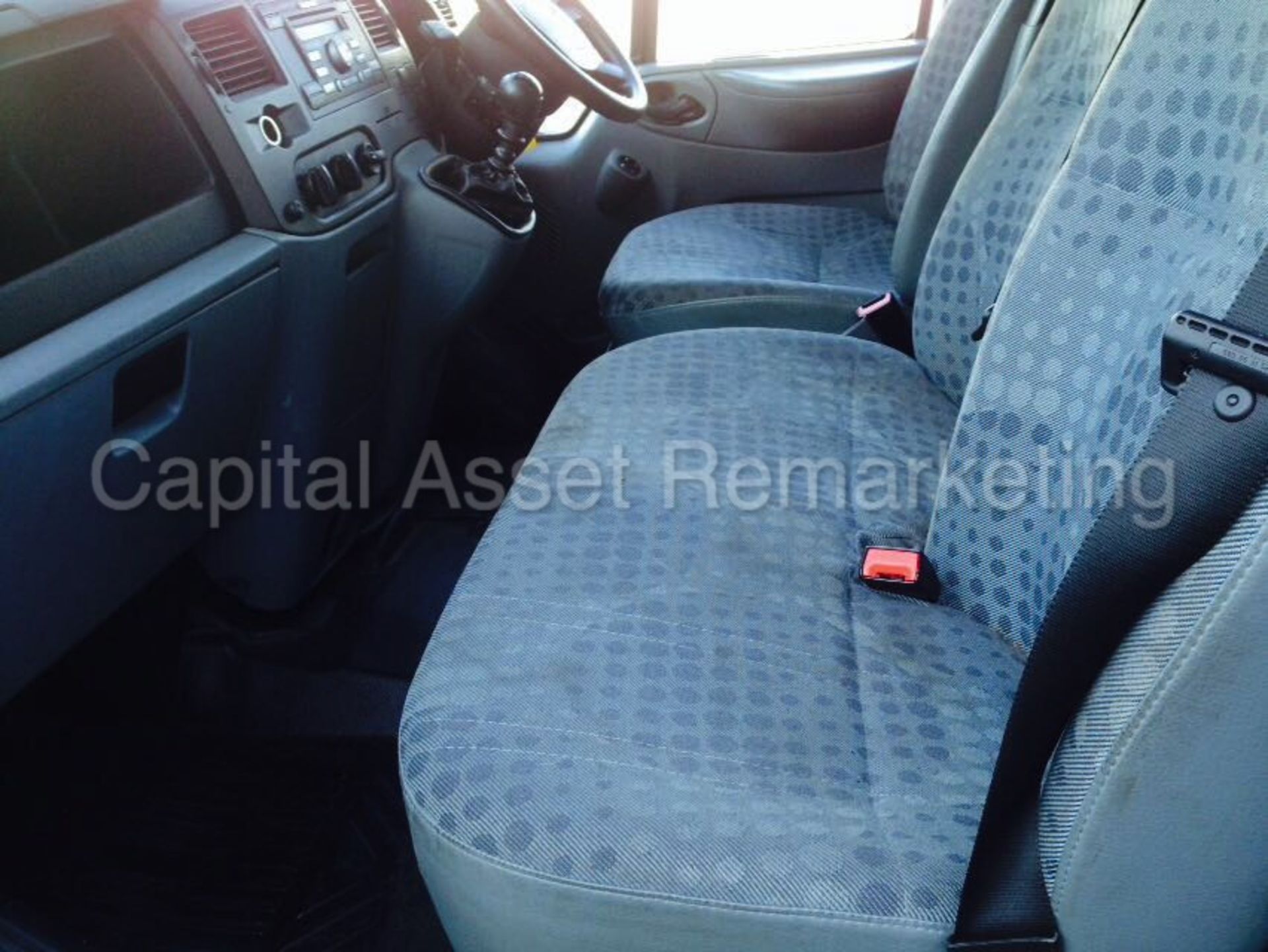 FORD TRANSIT 100 T280 FWD 'SWB HI-ROOF' (2014 MODEL) '2.2 TDCI - 100 PS - 6 SPEED' **AIR CON** - Image 11 of 21