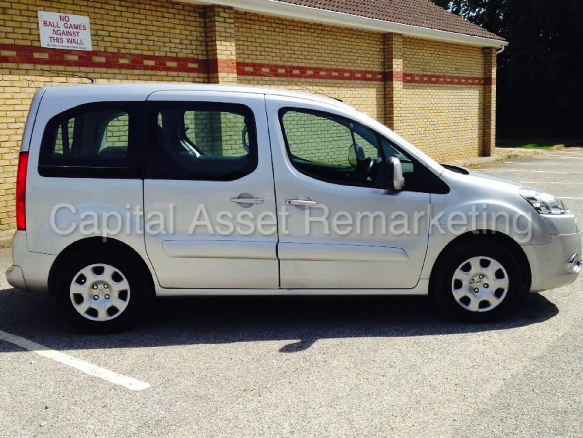 PEUGEOT PARTNER 'TEPEE S' *5 SEATER* (2011) '1.6 HDI - AIR CON' *WHEEL CHAIR ACCESS* (NO VAT) - Image 8 of 21