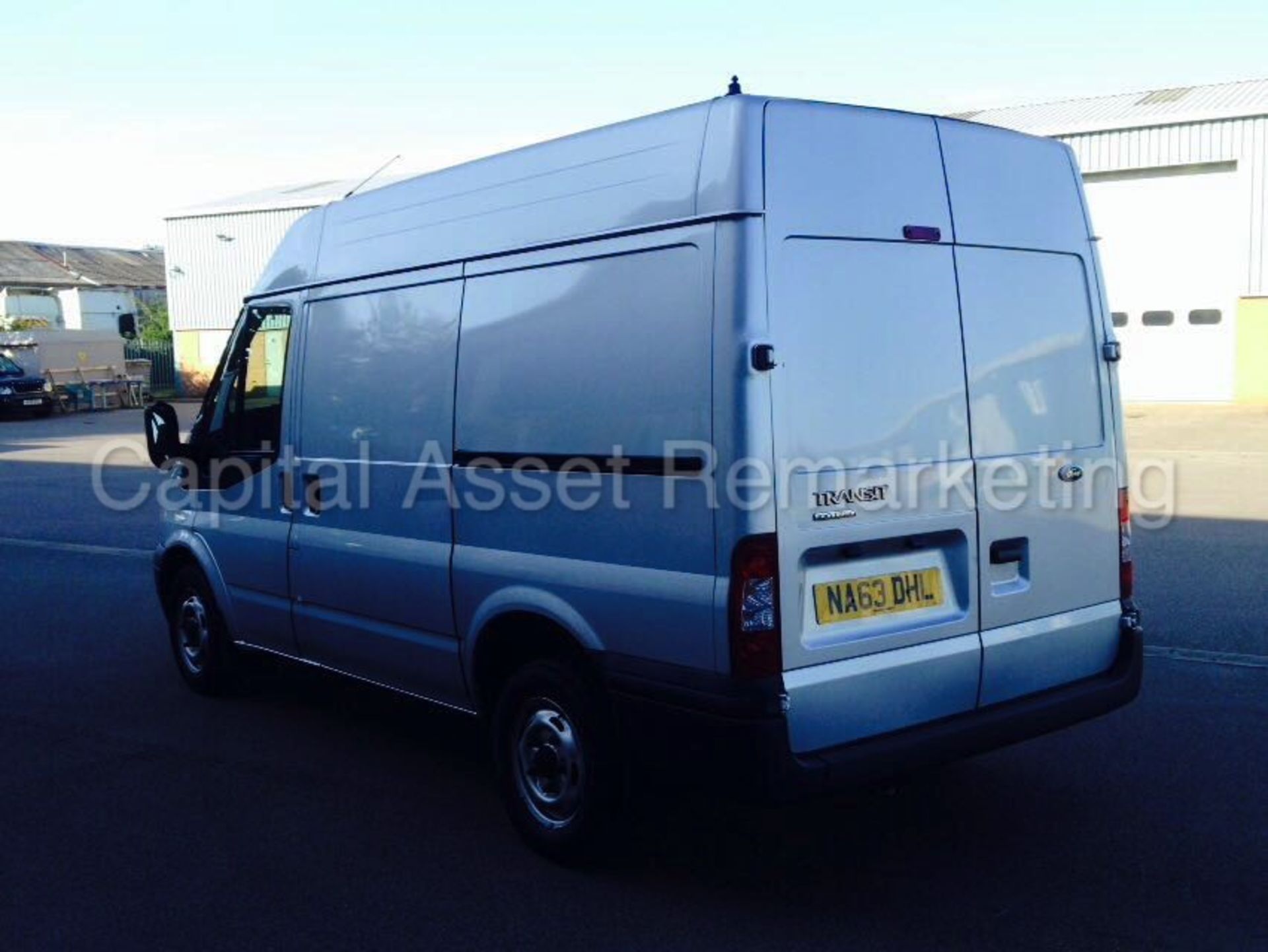 FORD TRANSIT 100 T280 FWD 'SWB HI-ROOF' (2014 MODEL) '2.2 TDCI - 100 PS - 6 SPEED' **AIR CON** - Image 5 of 21