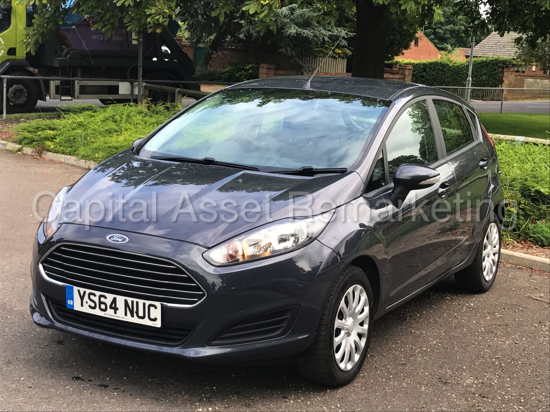 FORD FIESTA 'STYLE' 5 DOOR HATCHBACK (2015 MODEL) '1.5 TDCI - 60 MPG - AIR CON' (1 OWNER - FSH) - Image 4 of 32