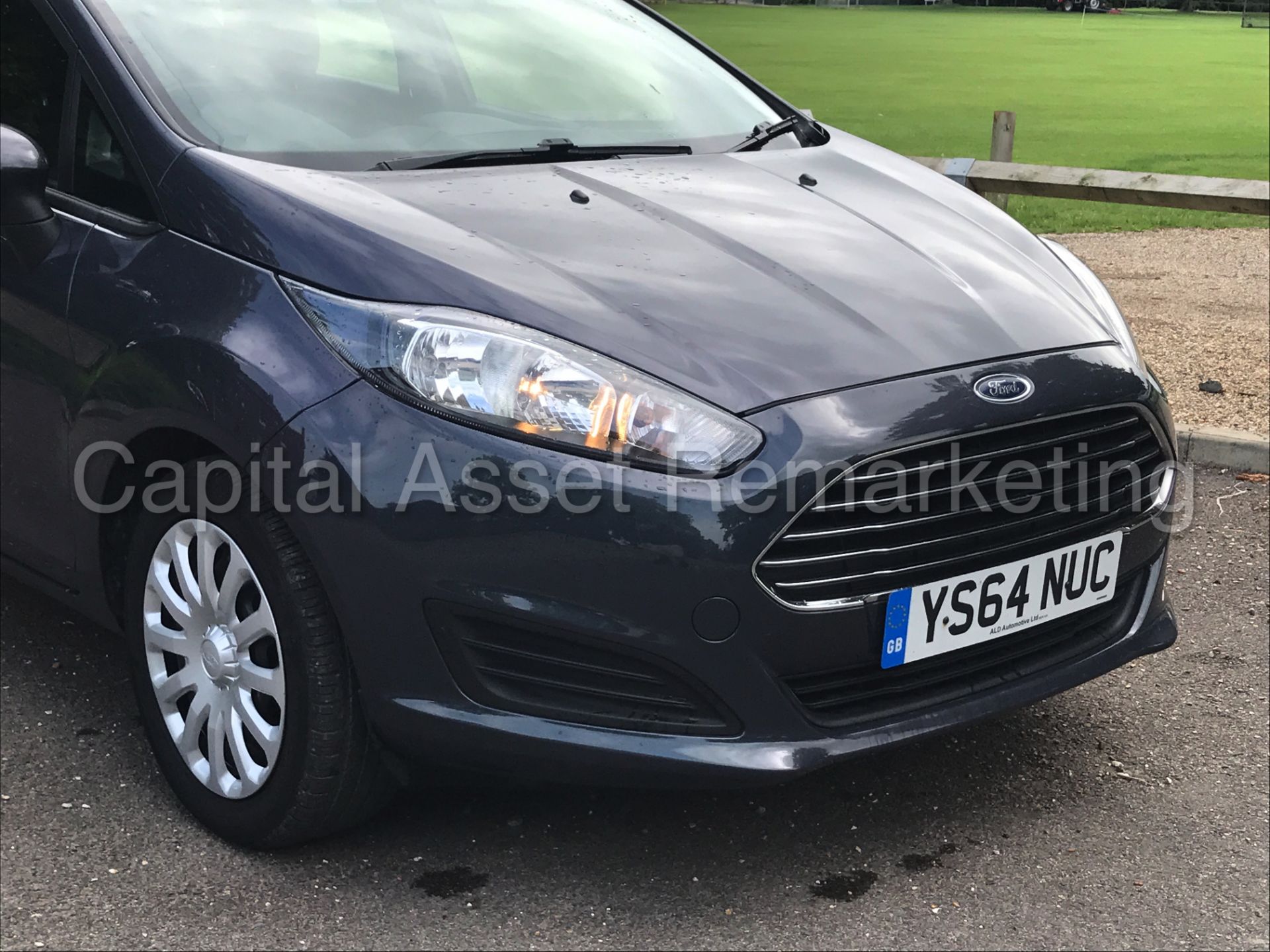 FORD FIESTA 'STYLE' 5 DOOR HATCHBACK (2015 MODEL) '1.5 TDCI - 60 MPG - AIR CON' (1 OWNER - FSH) - Image 11 of 32