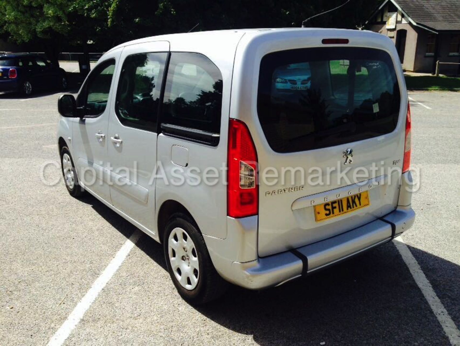 PEUGEOT PARTNER 'TEPEE S' *5 SEATER* (2011) '1.6 HDI - AIR CON' *WHEEL CHAIR ACCESS* (NO VAT) - Image 5 of 21