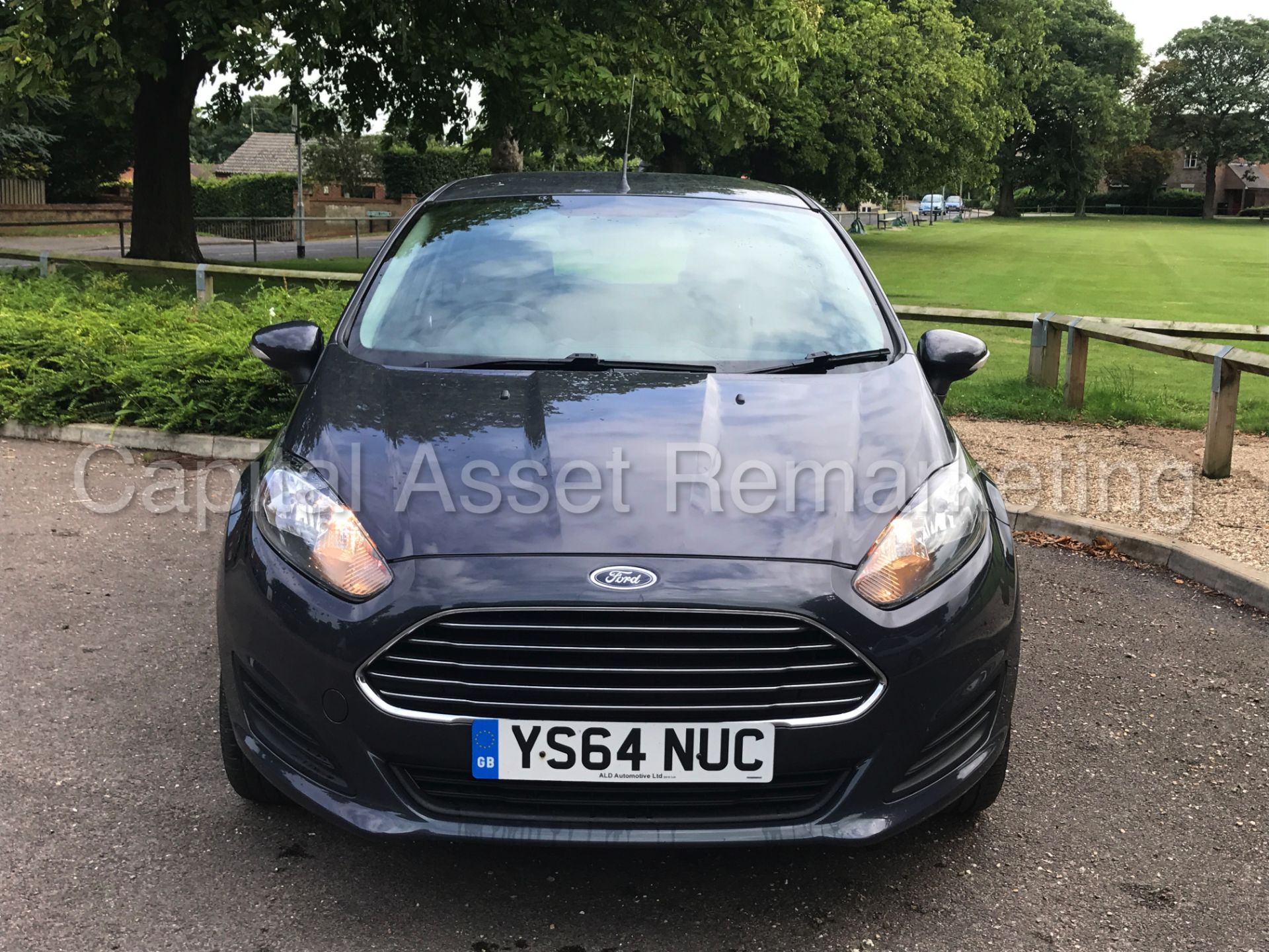 FORD FIESTA 'STYLE' 5 DOOR HATCHBACK (2015 MODEL) '1.5 TDCI - 60 MPG - AIR CON' (1 OWNER - FSH) - Image 3 of 32