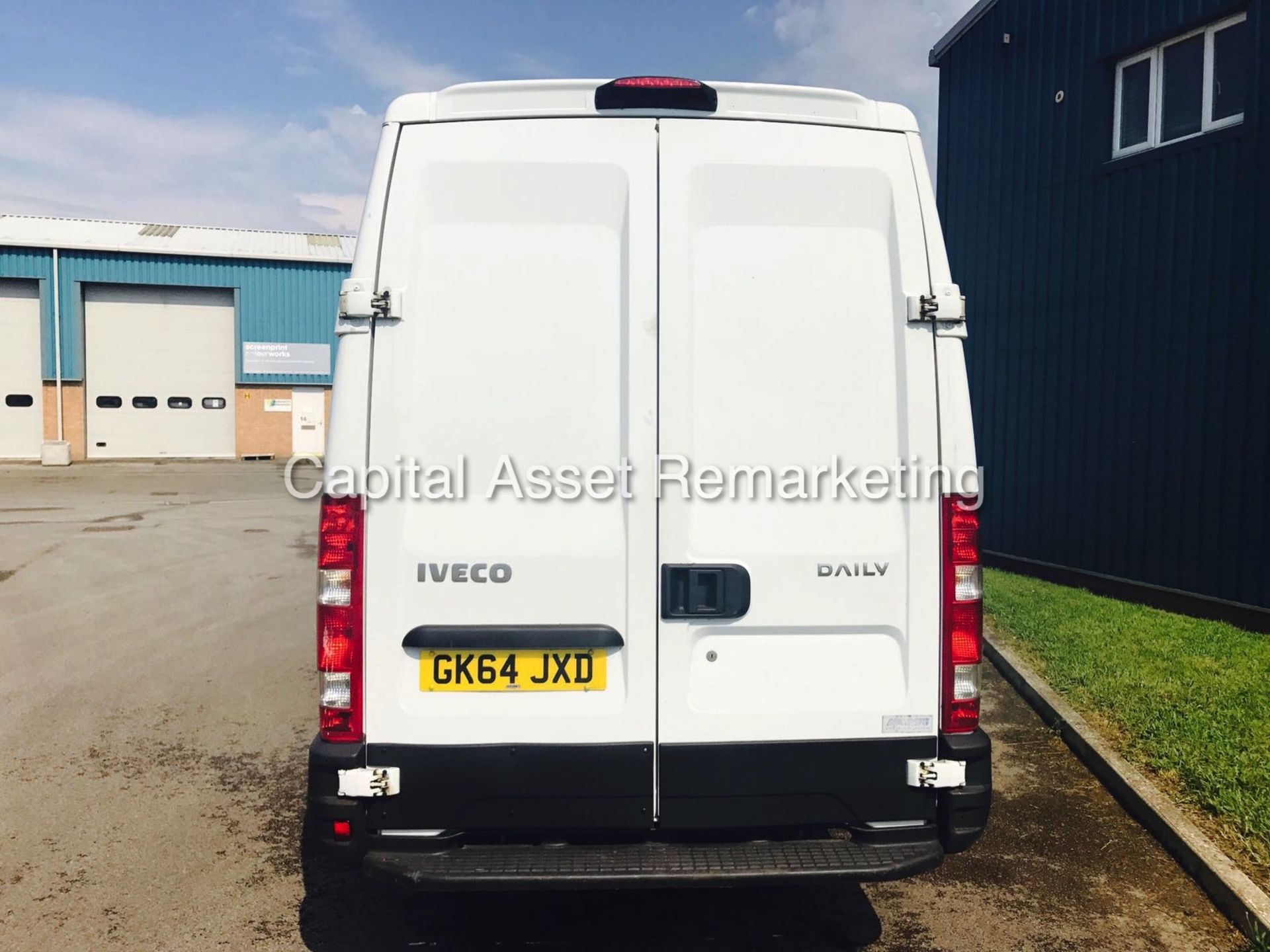 IVECO DAILY 2.3D "150BHP - 6 SPEED" 35S15 LWB / HI TOP (2015 MODEL - NEW SHAPE) 1 OWNER - ELEC PACK - Image 5 of 14