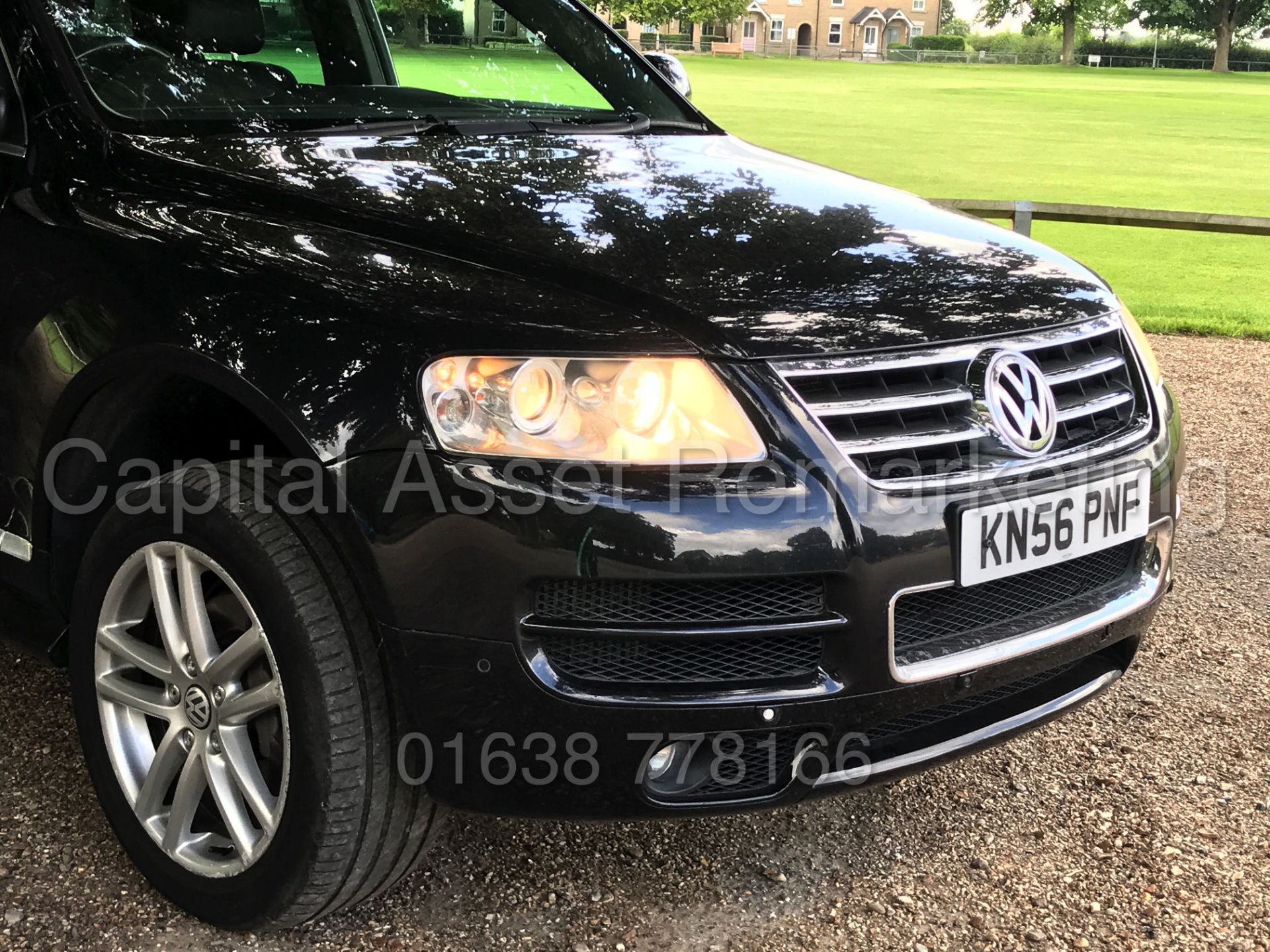 VOLKSWAGEN TOUAREG 'ALTITUDE' (2007 MODEL) '3.0 V6 TDI - AUTO - LEATHER - SAT NAV' * (NO VAT) - Image 12 of 28