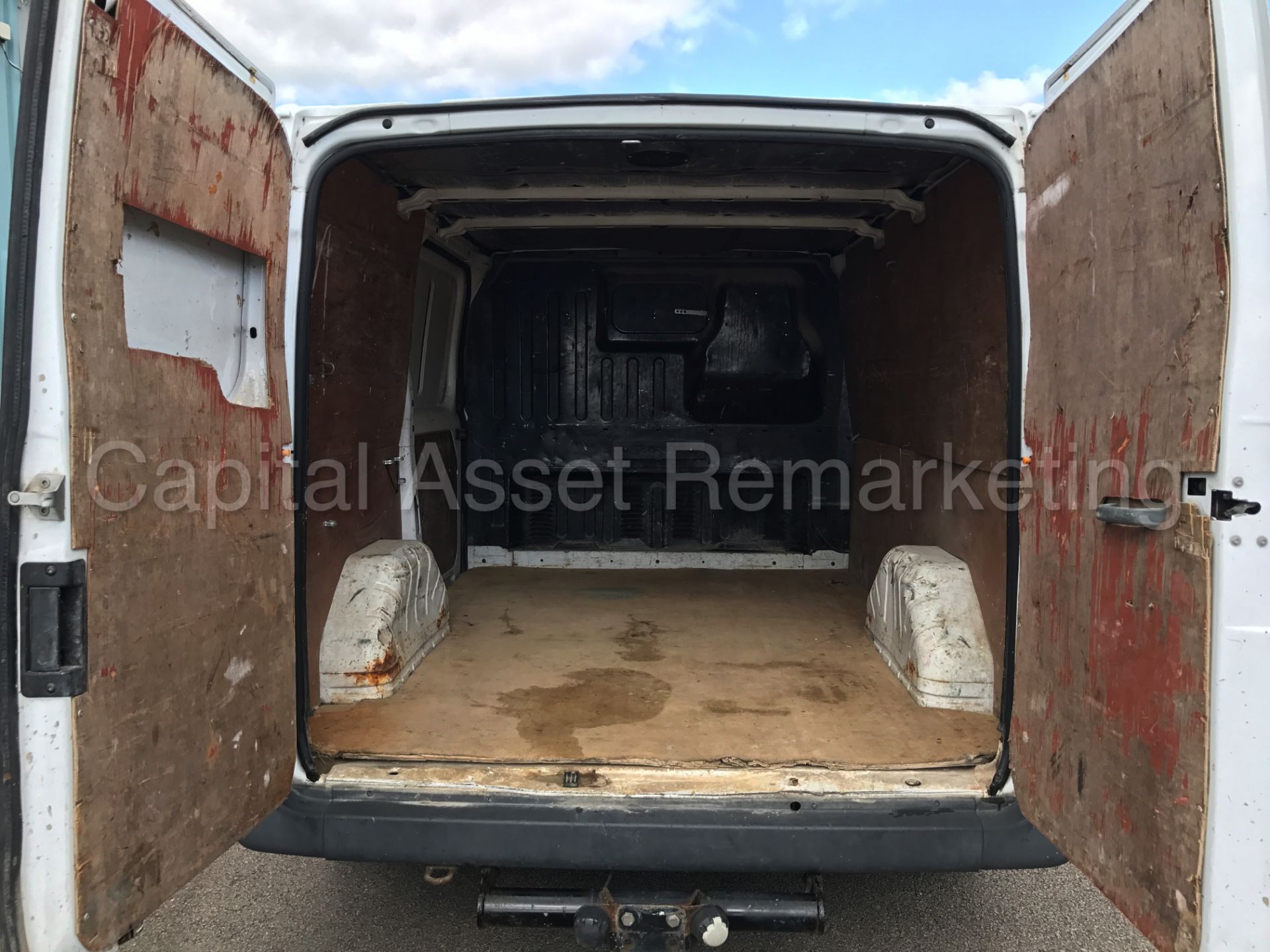 (On Sale) FORD TRANSIT 85 T260S FWD (2010 - 10 REG) '2.2 TDCI - SWB - 85 PS - 5 SPEED' (NO VAT) - Image 15 of 22