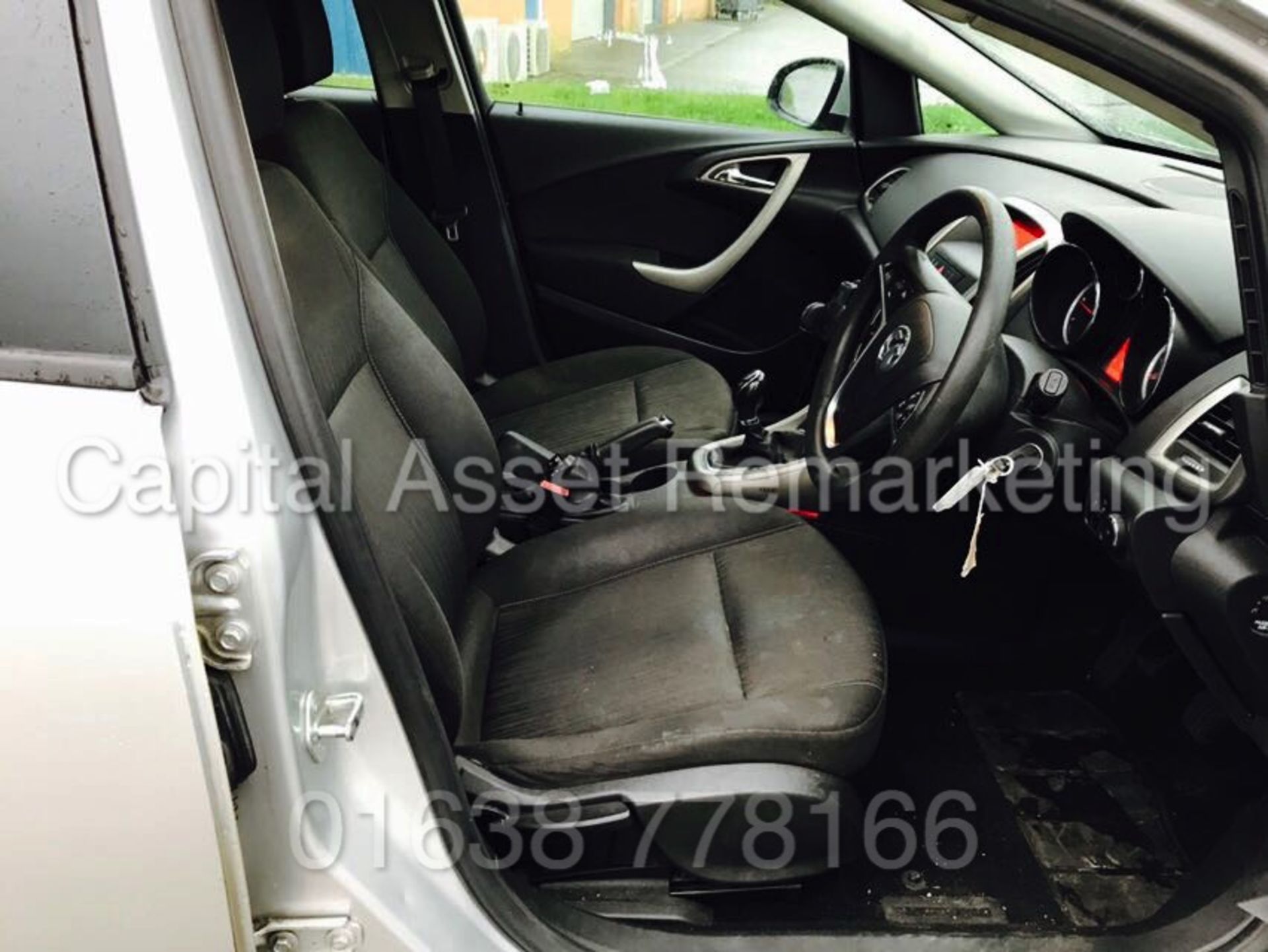 (On Sale) VAUXHALL ASTRA 'EXCLUSIVE' (2012 MODEL) '1.7 CDTI - ECOFLEX - 6 SPEED' *AIR CON* (1 OWNER) - Image 12 of 17