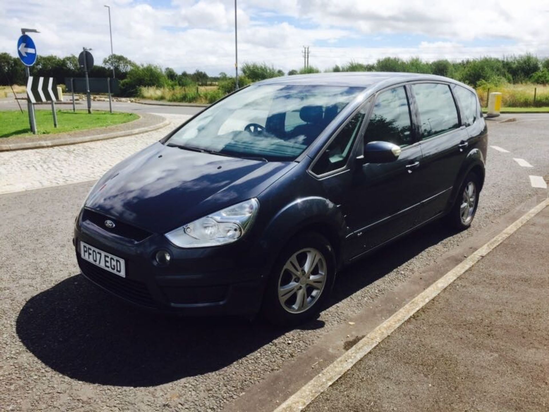 On Sale FORD S MAX 2.0 TDCI "ZETEC" 7 SEATER MPV - NEW SHAPE - ONLY 88K MILES - AIR CON - ELEC PACK - Image 2 of 16