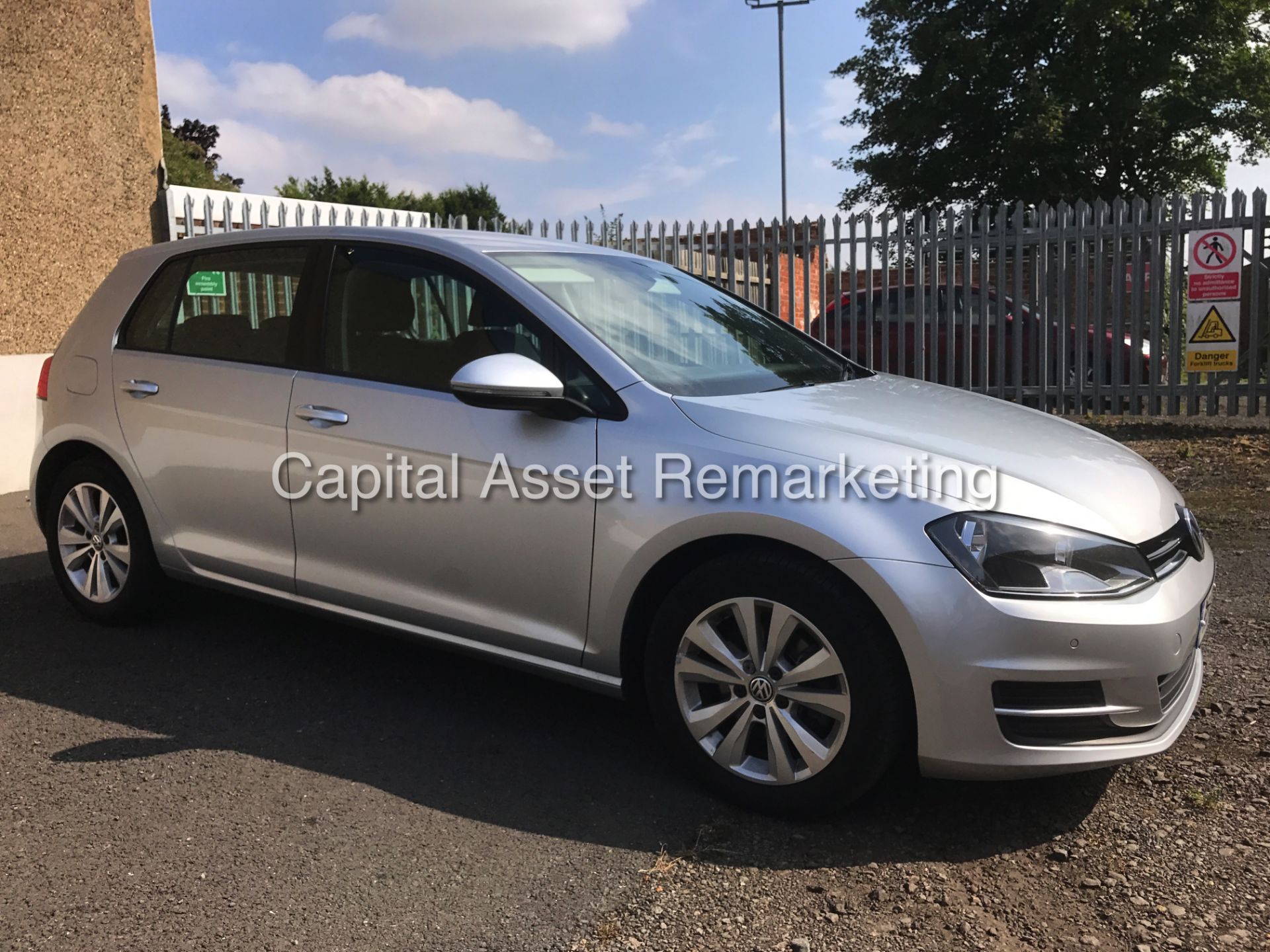 VOLKSWAGEN GOLF TDI "SE TECH" NEW SHAPE - 13 REG - 1 OWNER - AIR CON - FSH - GREAT SPEC - LOOK!!! - Image 4 of 24