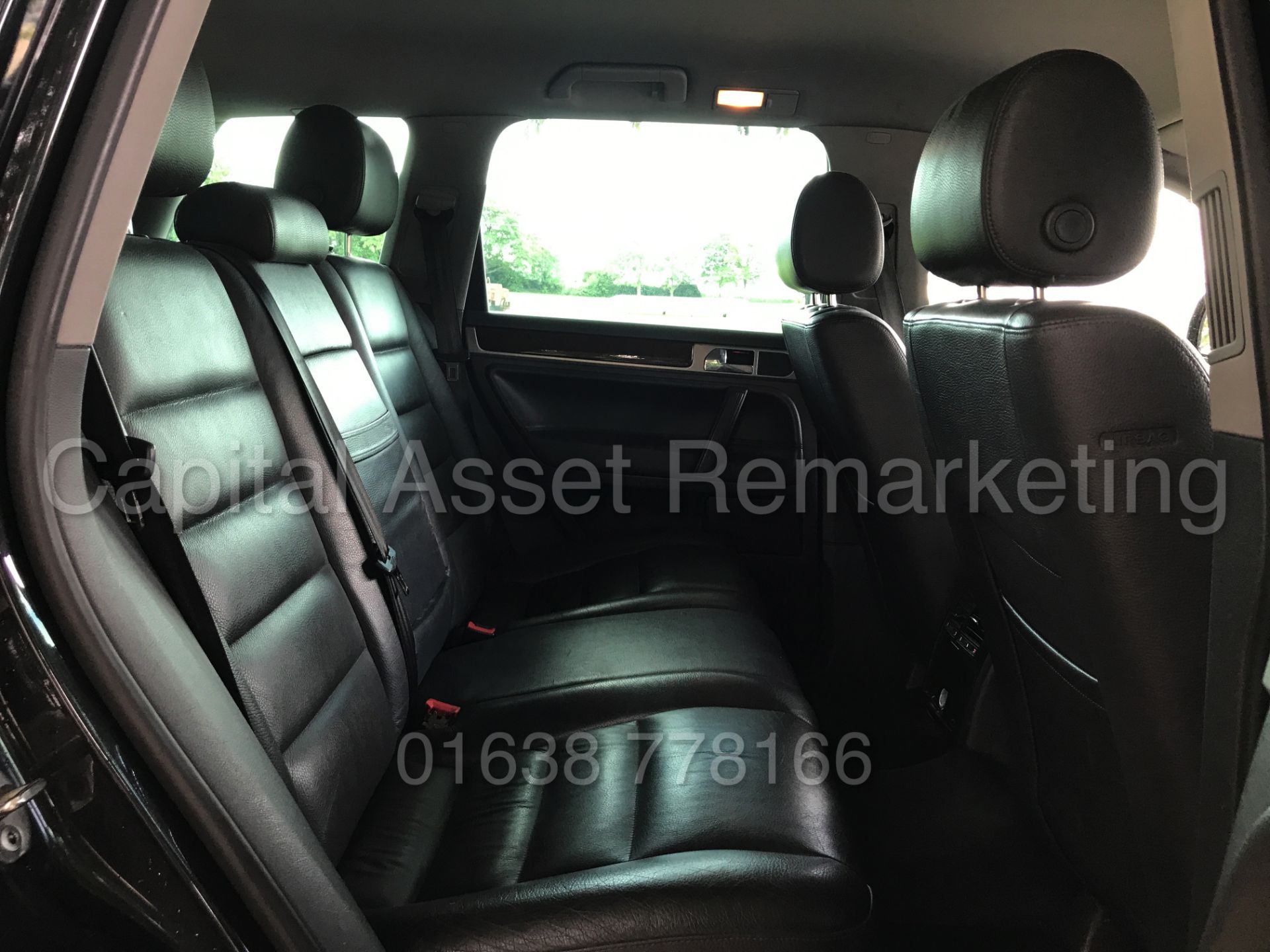 VOLKSWAGEN TOUAREG 'ALTITUDE' (2007 MODEL) '3.0 V6 TDI - AUTO - LEATHER - SAT NAV' * (NO VAT) - Image 17 of 28