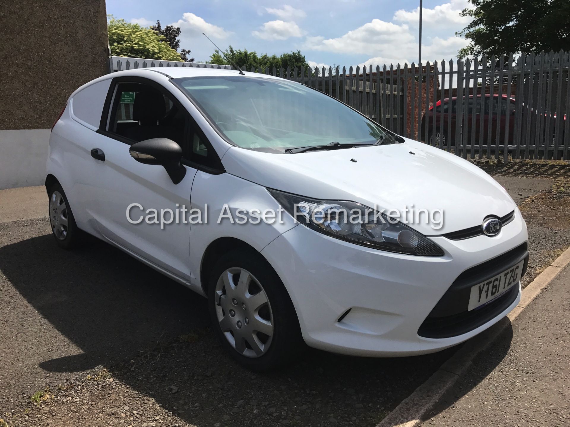 FORD FIESTA 1.4TDCI COMMERCIAL VAN (2012 MODEL) ELEC PACK - Image 4 of 17