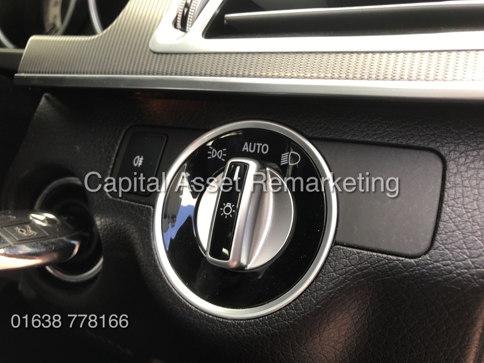 MERCEDES E220d "AMG NIGHT EDITION PREMIUM" 7G (16 REG) LEATHER - PAN ROOF - SAT NAV' **HUGE SPEC** - Image 23 of 26