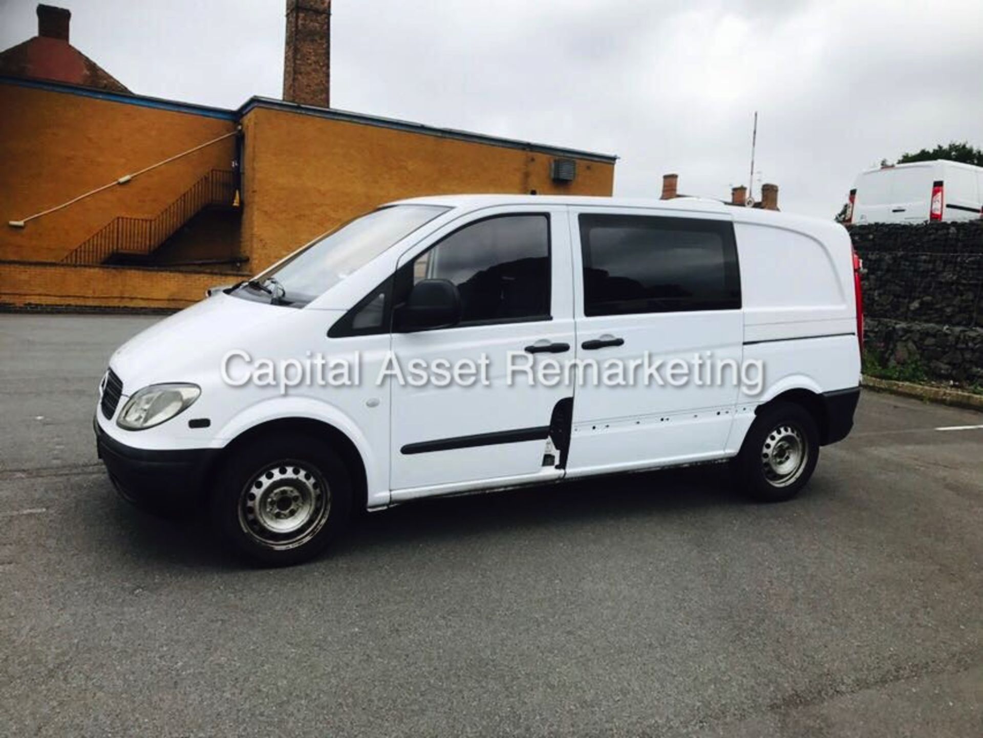 MERCEDES VITO 111CDI "DUELINER" 5 SEATER COMBI VAN - (09 REG) AIR CON - TWIN SLDS - ELEC PACK - - Image 3 of 12