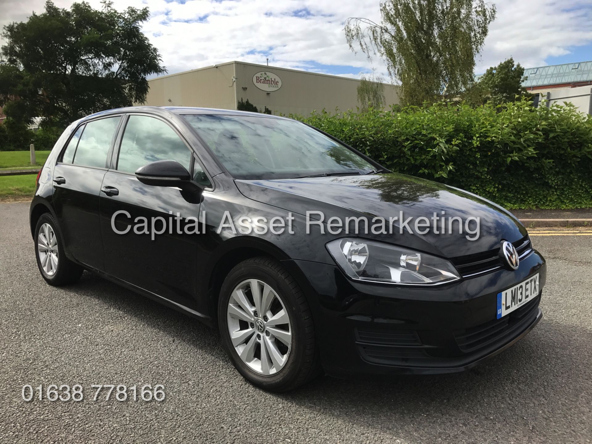 VOLKSWAGEN GOLF TDI "SE TECH" 5 DOOR HATCHBACK (13 REG) AIR CON - ELEC PACK - BLACK - 1 OWNER - Image 4 of 23