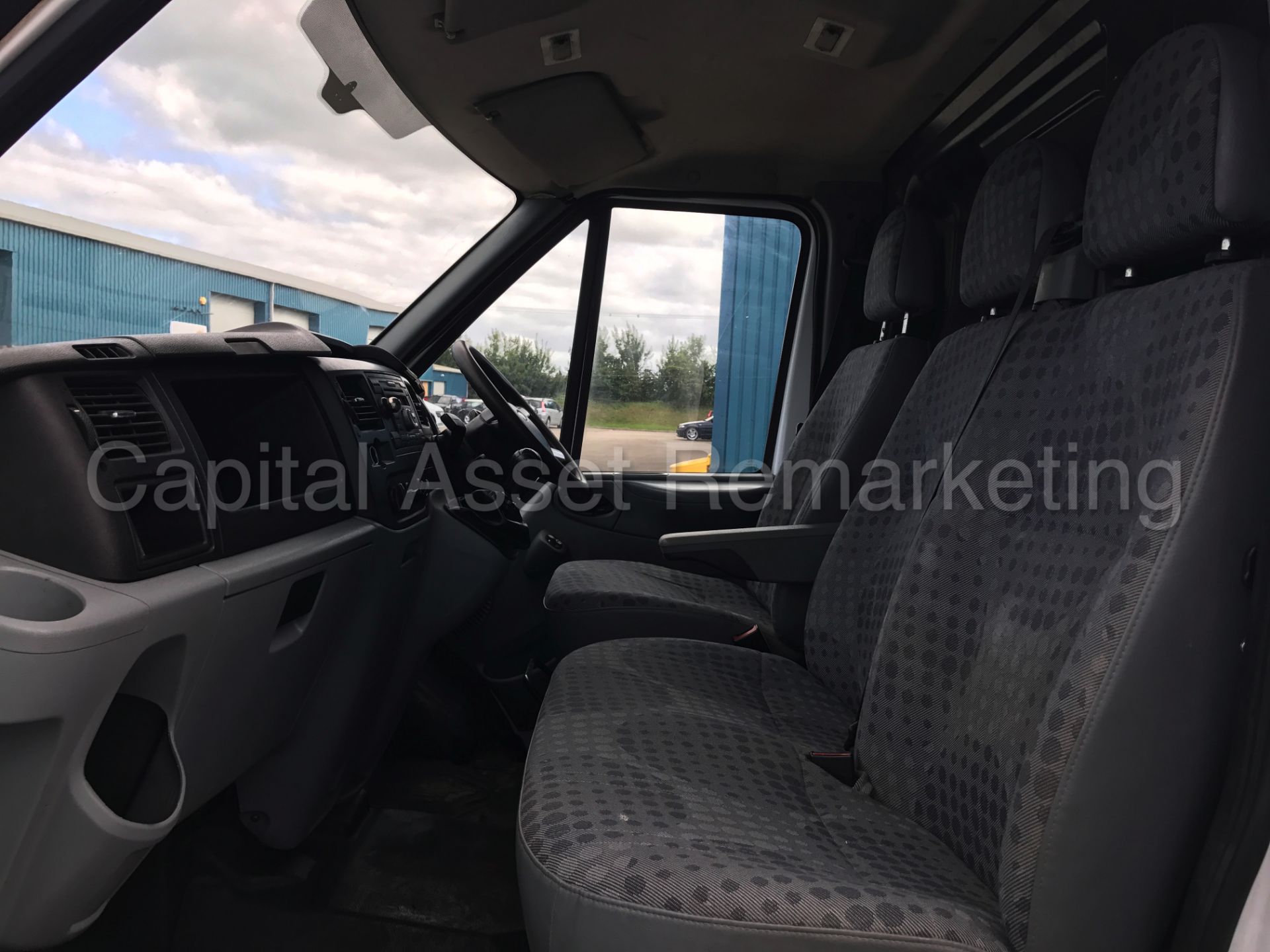 (On Sale) FORD TRANSIT 85 T260S FWD (2010 - 10 REG) '2.2 TDCI - SWB - 85 PS - 5 SPEED' (NO VAT) - Image 13 of 22