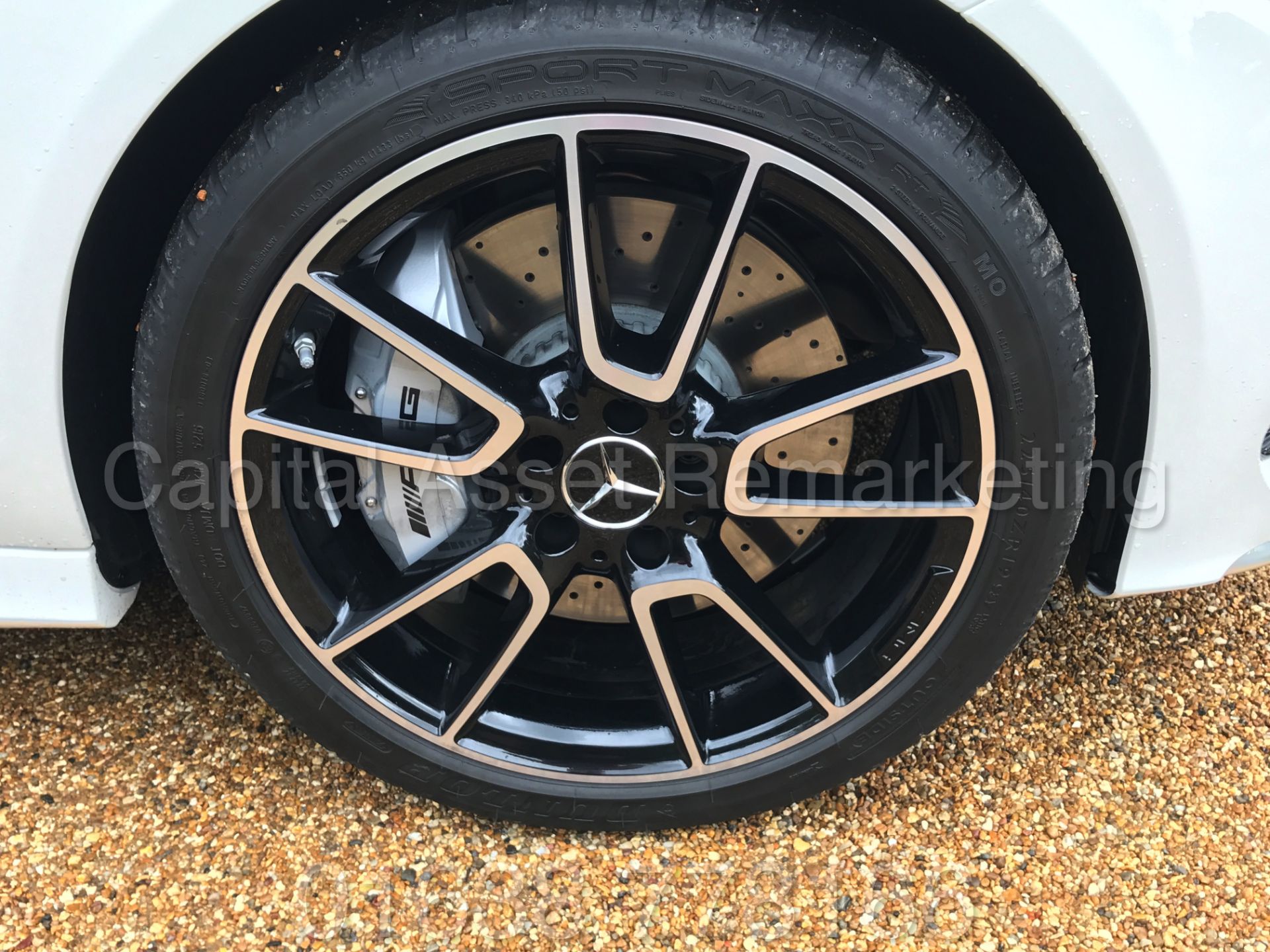 MEREDES-BENZ C43 AMG PREMIUM '4 MATIC' COUPE (2017) '9-G AUTO - LEATHER - SAT NAV' **FULLY LOADED** - Image 21 of 57