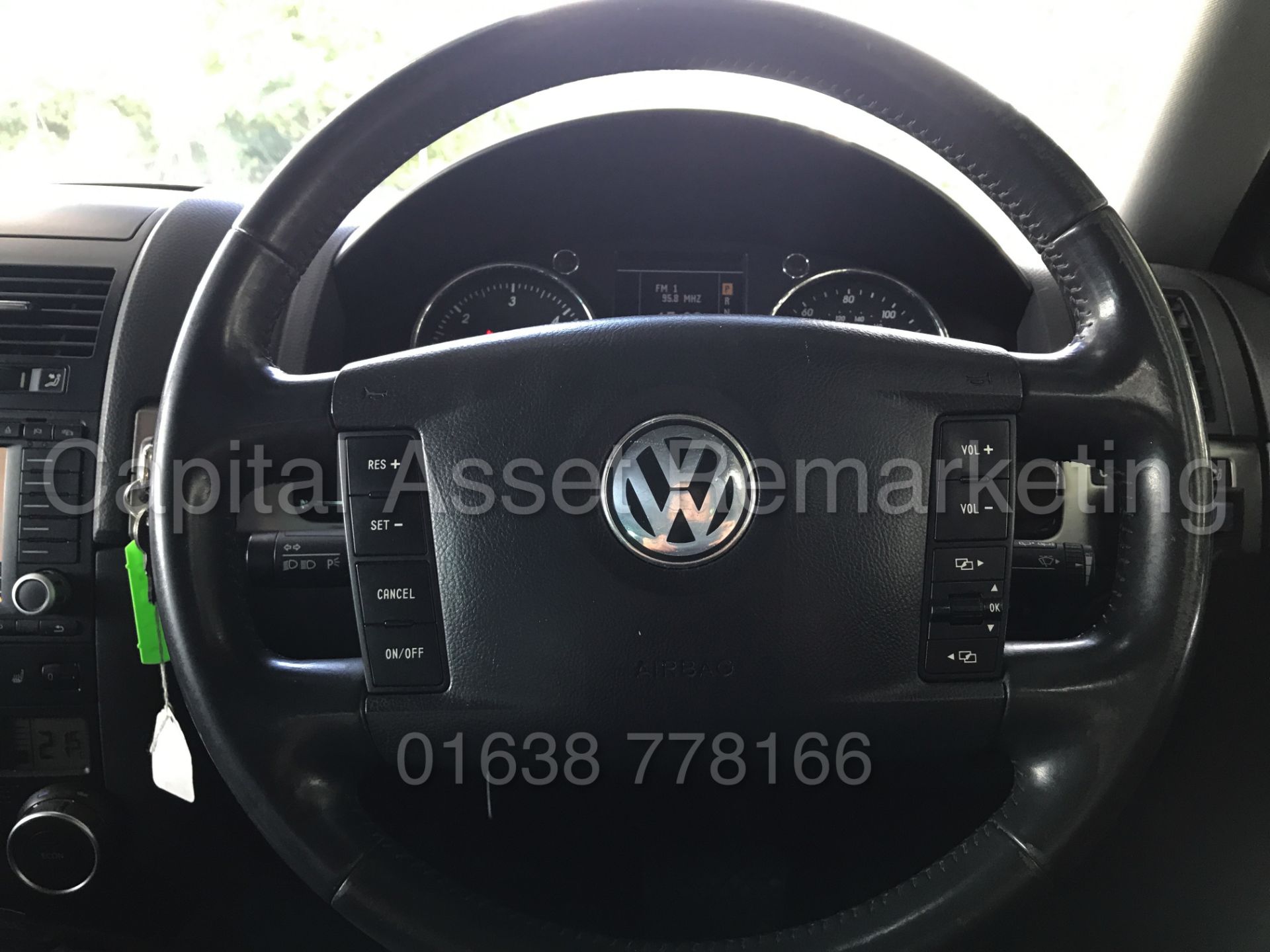 VOLKSWAGEN TOUAREG 'ALTITUDE' (2007 MODEL) '3.0 V6 TDI - AUTO - LEATHER - SAT NAV' * (NO VAT) - Image 27 of 28