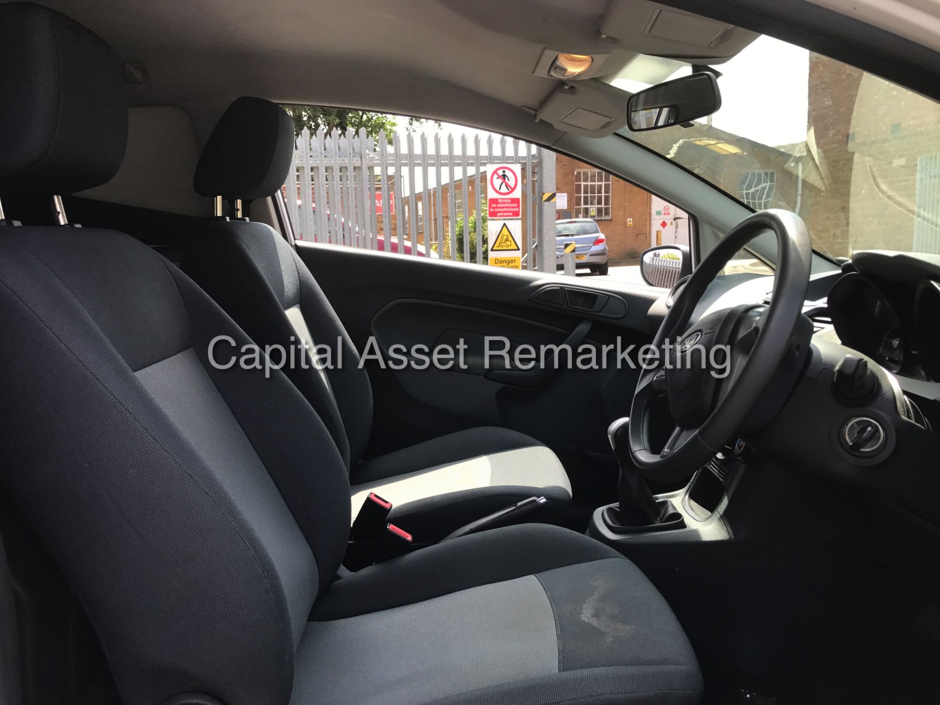 FORD FIESTA 1.4TDCI COMMERCIAL VAN (2012 MODEL) ELEC PACK - Image 11 of 17