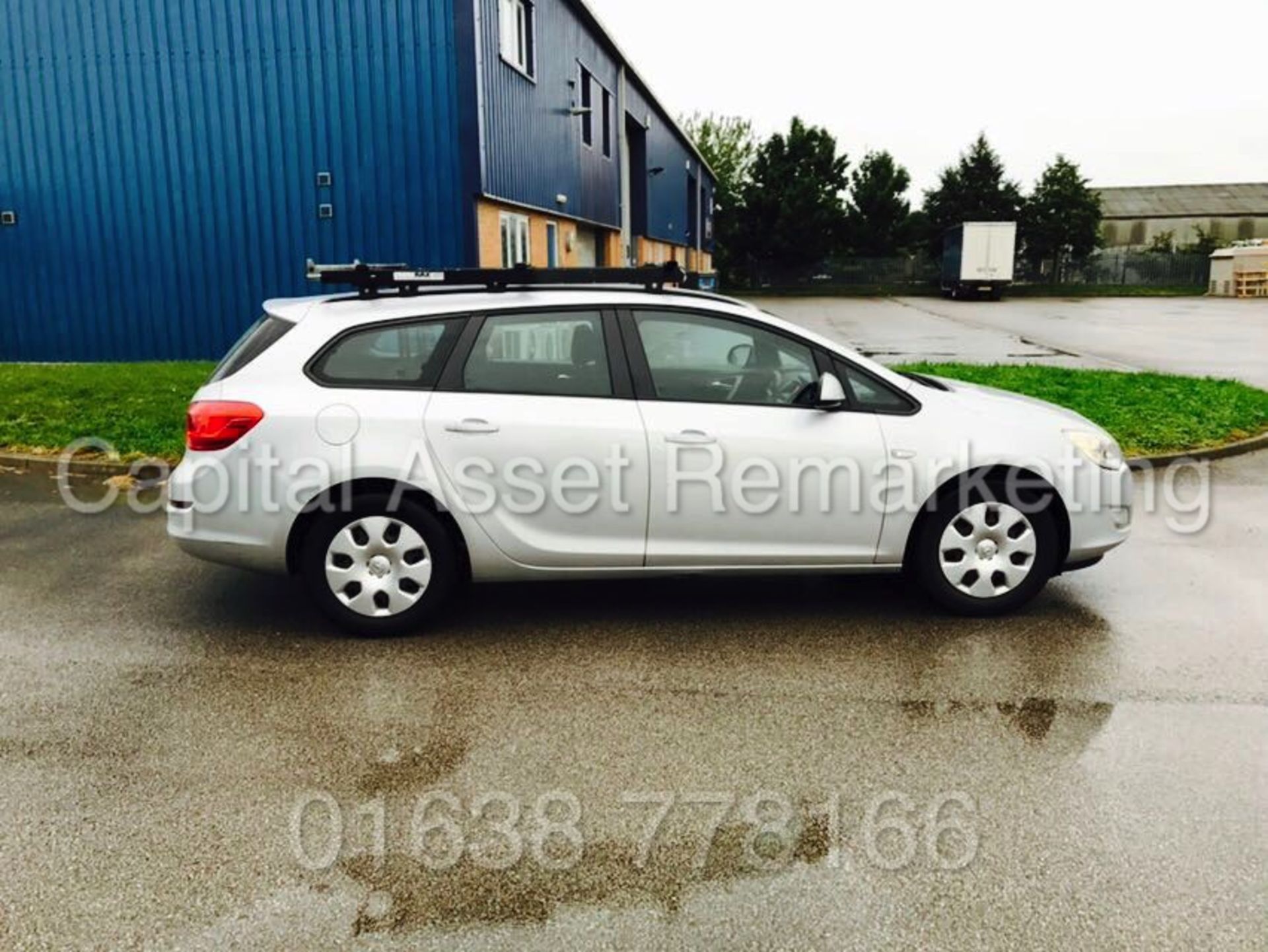 (On Sale) VAUXHALL ASTRA 'EXCLUSIVE' (2012 MODEL) '1.7 CDTI - ECOFLEX - 6 SPEED' *AIR CON* (1 OWNER) - Image 8 of 17