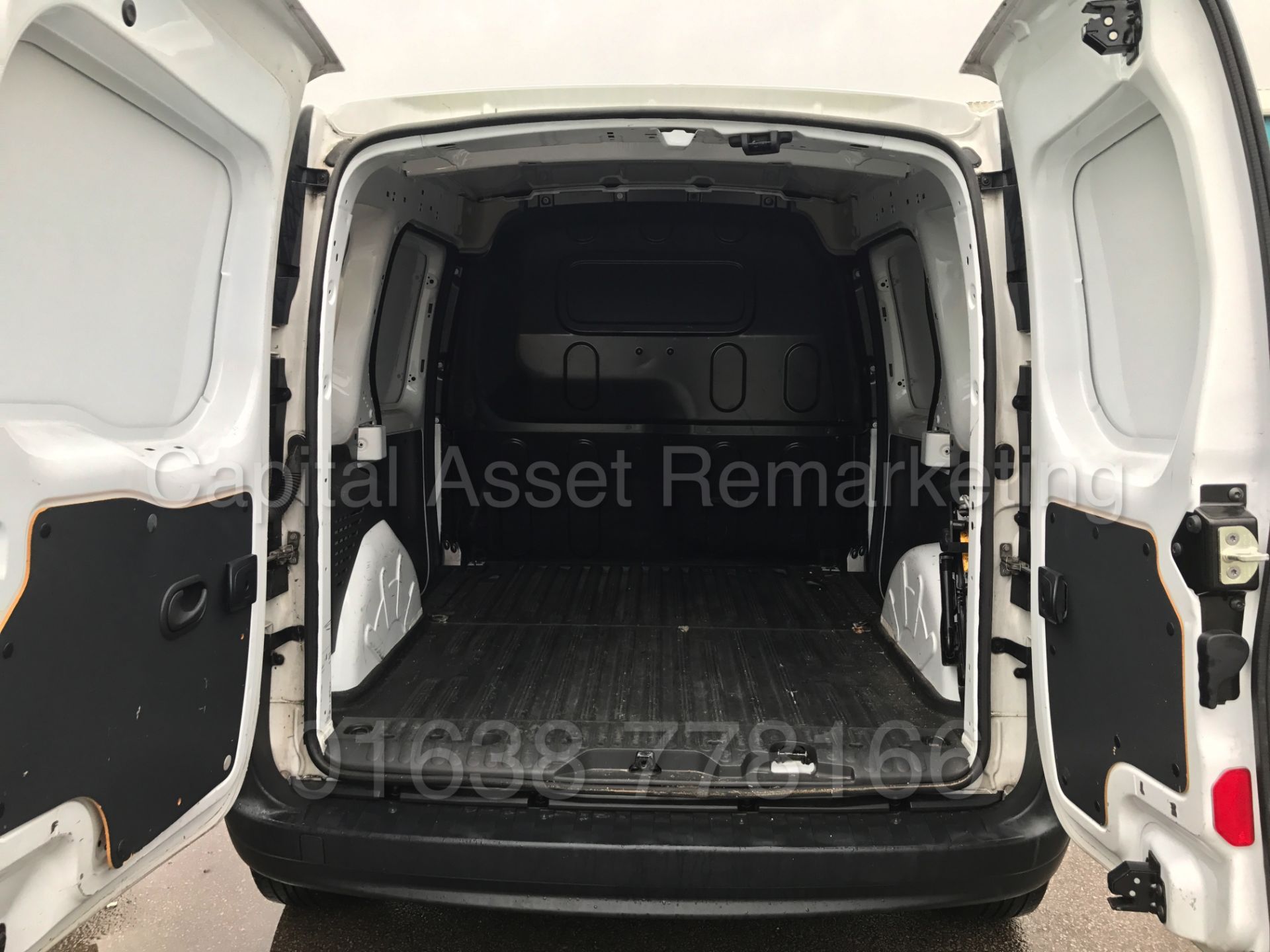 MERCEDES-BENZ CITAN 109 CDI LWB (2015 MODEL) '1.5 CDI - 90 BHP' (1 COMPANY OWNER FROM NEW) - Image 15 of 25