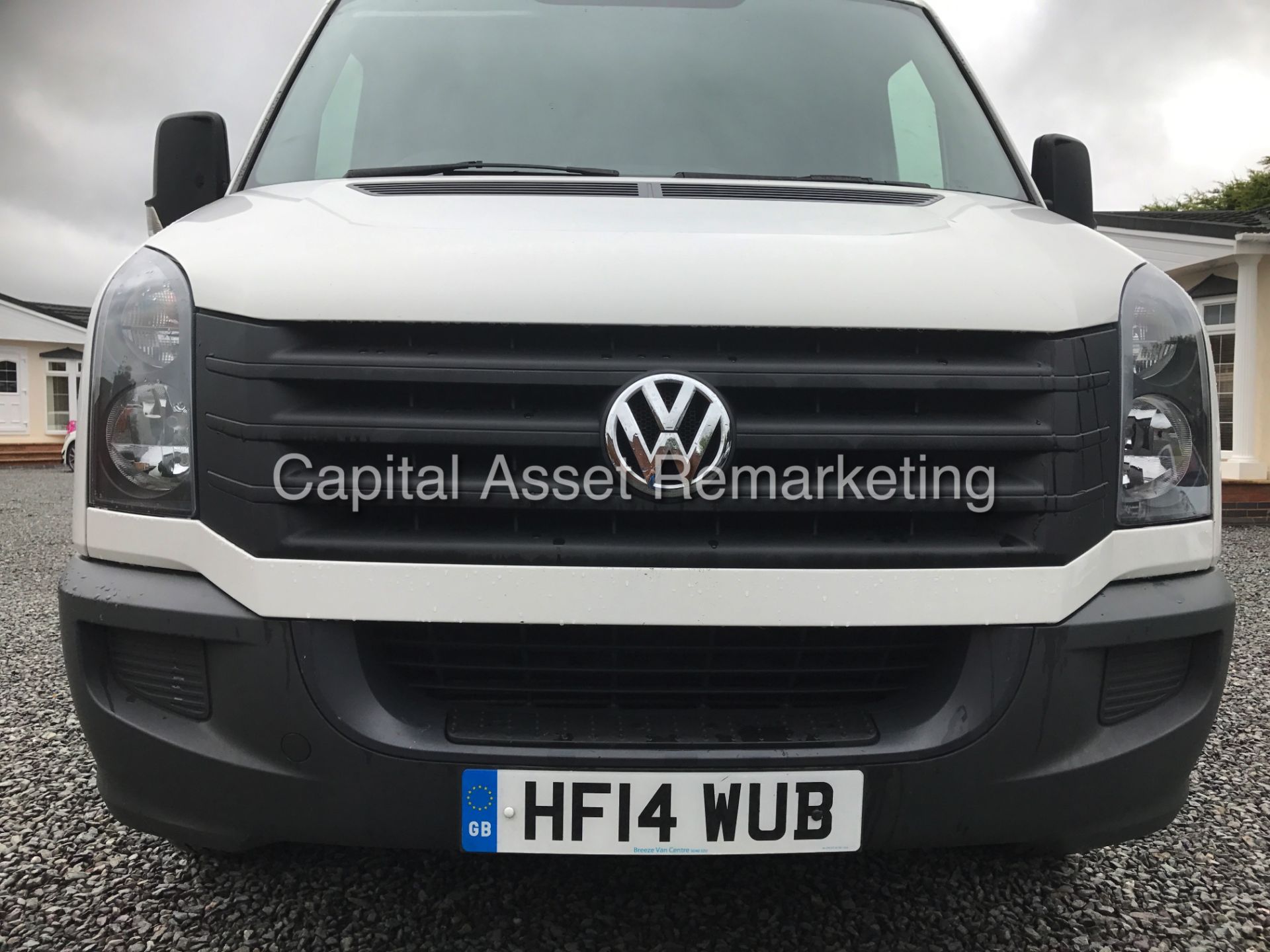 VOLKSWAGEN CRAFTER CR30 SWB 2.0TDI (109) - NEW SHAPE - 14 REG - MASSIVE SPEC - AIR CON!! - 1 OWNER! - Image 2 of 13