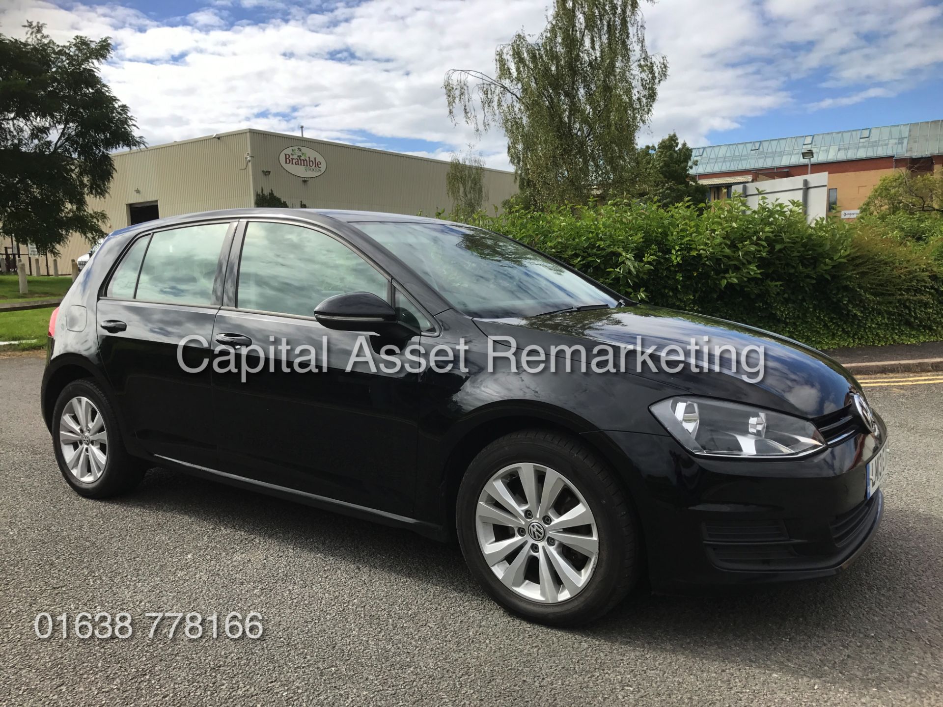 VOLKSWAGEN GOLF TDI "SE TECH" 5 DOOR HATCHBACK (13 REG) AIR CON - ELEC PACK - BLACK - 1 OWNER - Image 5 of 23