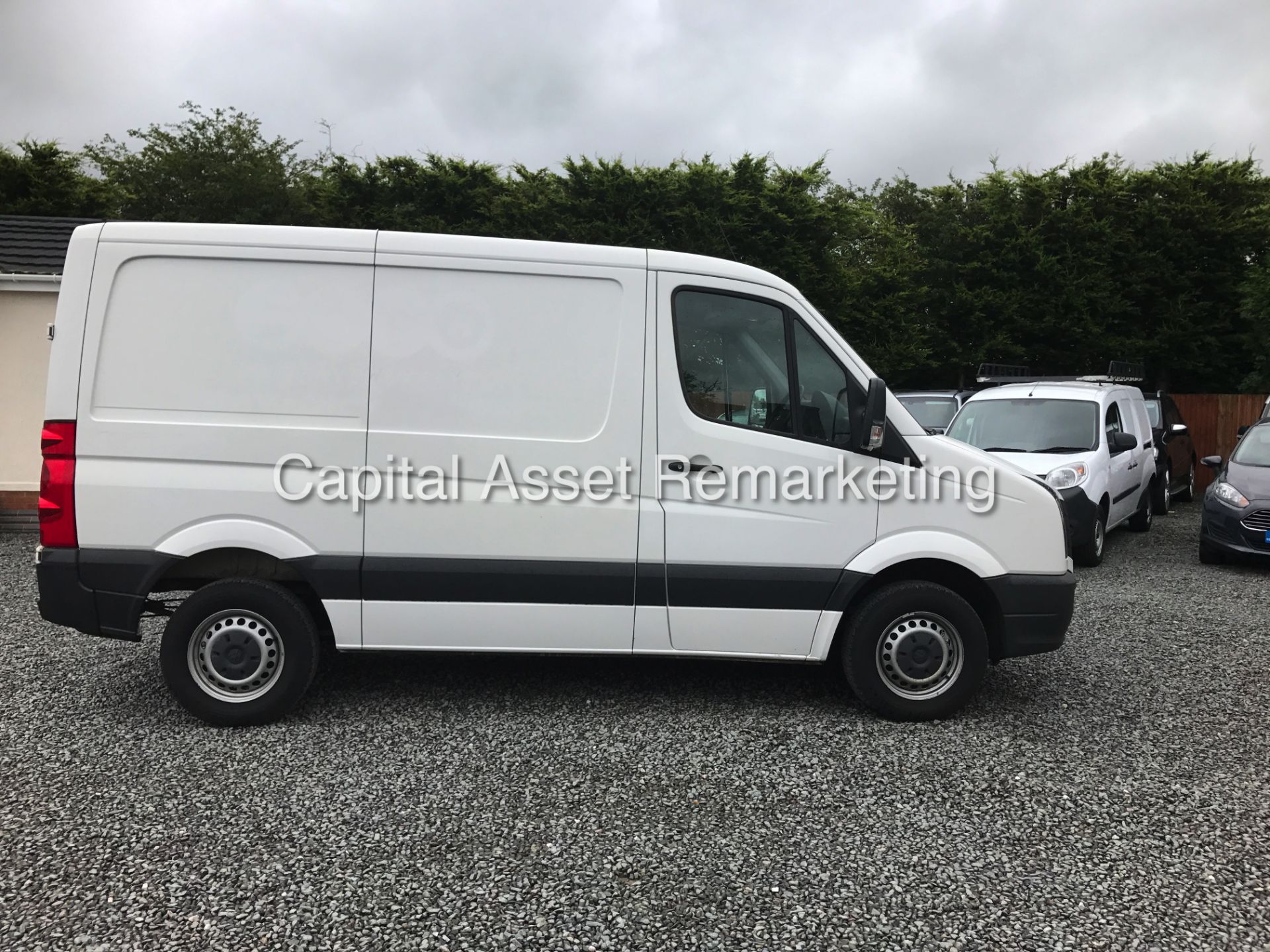 VOLKSWAGEN CRAFTER CR30 SWB 2.0TDI (109) - NEW SHAPE - 14 REG - MASSIVE SPEC - AIR CON!! - 1 OWNER! - Image 4 of 13