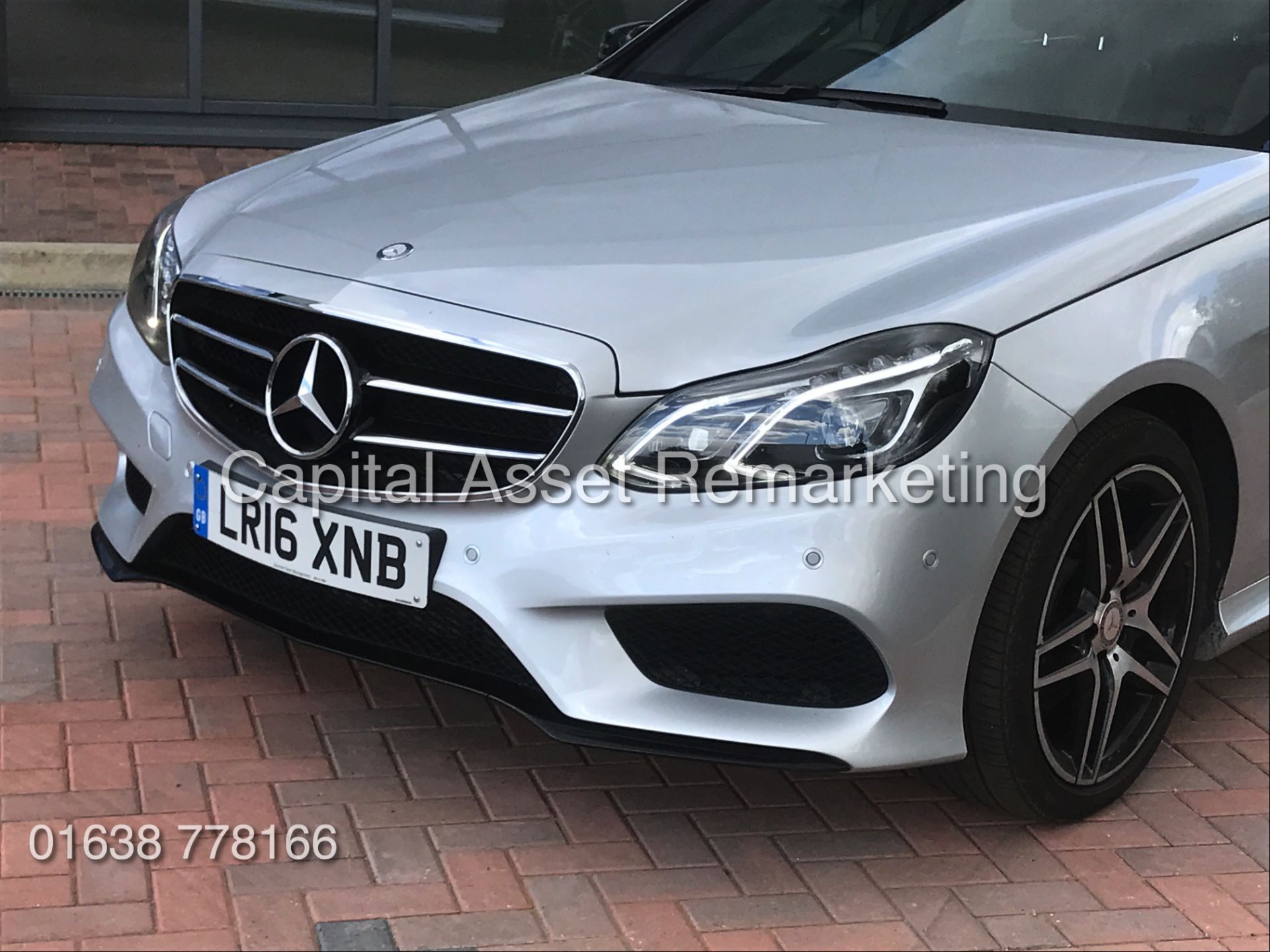 MERCEDES E220d "AMG NIGHT EDITION PREMIUM" 7G (16 REG) LEATHER - PAN ROOF - SAT NAV' **HUGE SPEC** - Image 3 of 26