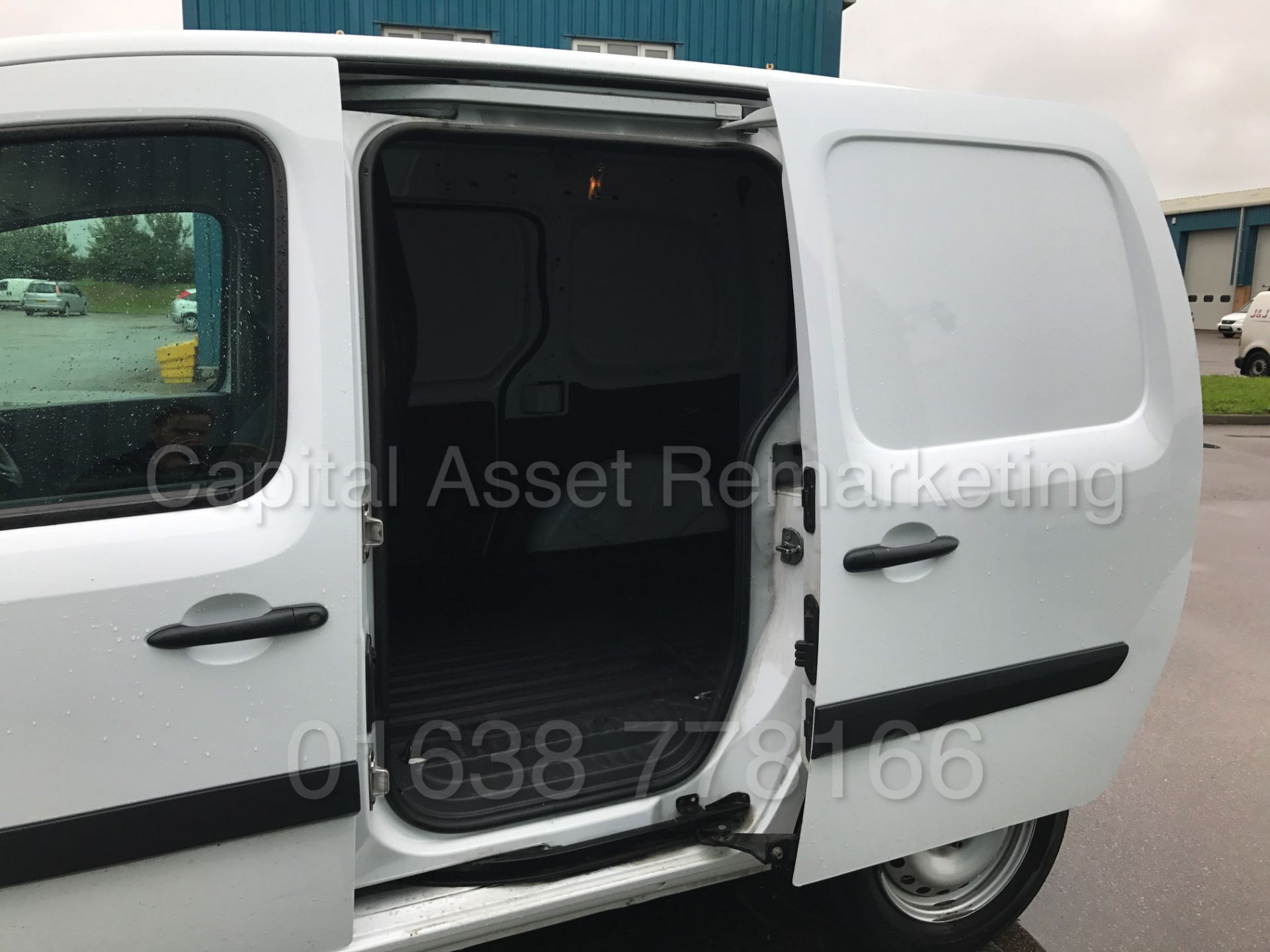 MERCEDES-BENZ CITAN 109 CDI LWB (2015 MODEL) '1.5 CDI - 90 BHP' (1 COMPANY OWNER FROM NEW) - Image 14 of 25