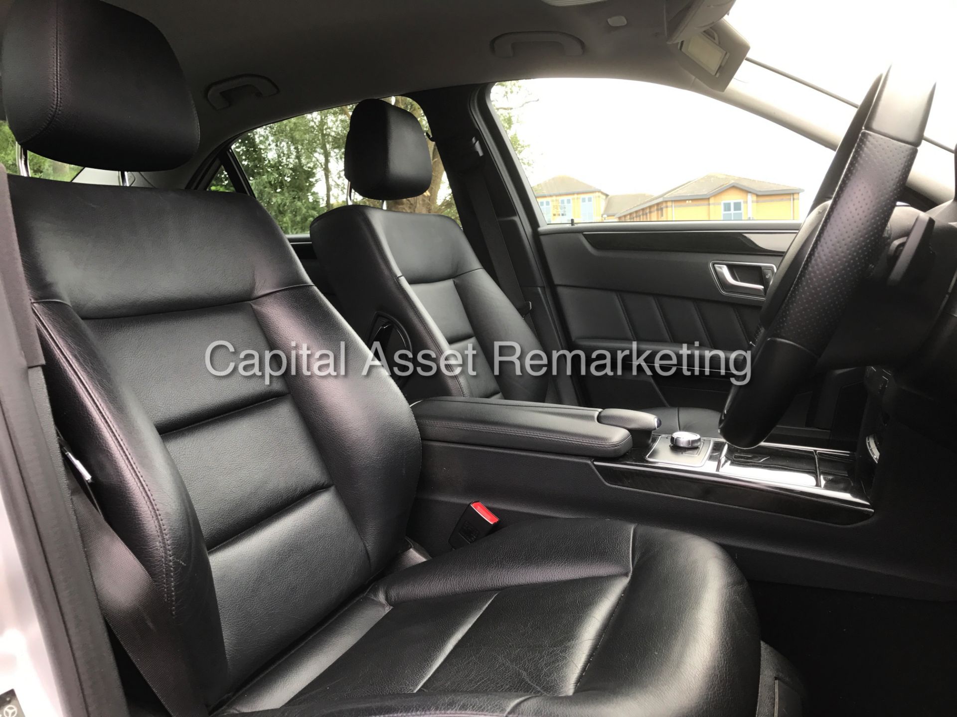 (On Sale) MERCEDES E300d AUTO BLUETEC DIESEL HYBRID - 13 REG - LEATHER - MASSIVE SPEC - 1 OWNER' - Image 11 of 23