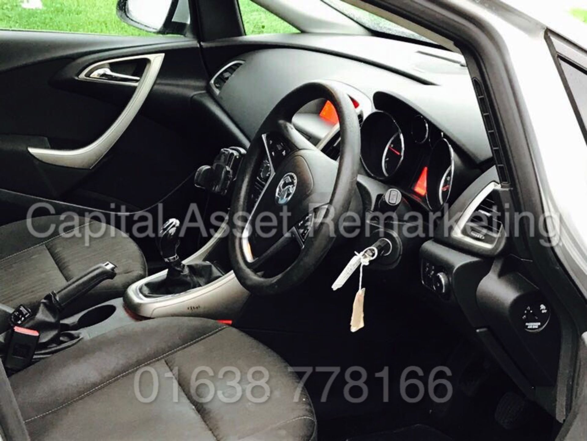 (On Sale) VAUXHALL ASTRA 'EXCLUSIVE' (2012 MODEL) '1.7 CDTI - ECOFLEX - 6 SPEED' *AIR CON* (1 OWNER) - Image 11 of 17