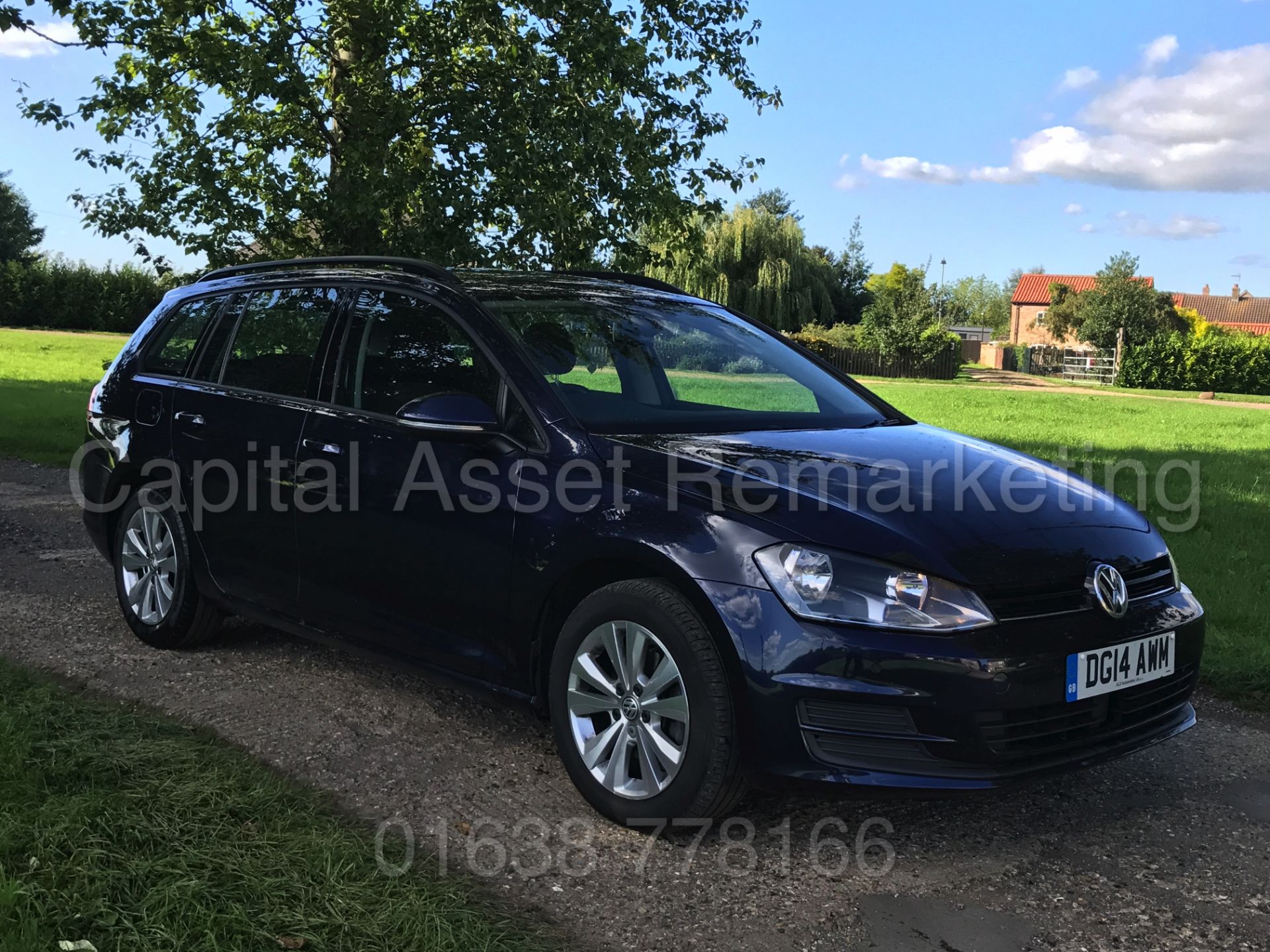 VOLKSWAGEN GOLF 'SE TECH' 5 DOOR ESTATE (2014) 'TDI - MEDIA - A/C - ELEC PACK' *1 OWNER* (65 MPG+) - Image 2 of 31