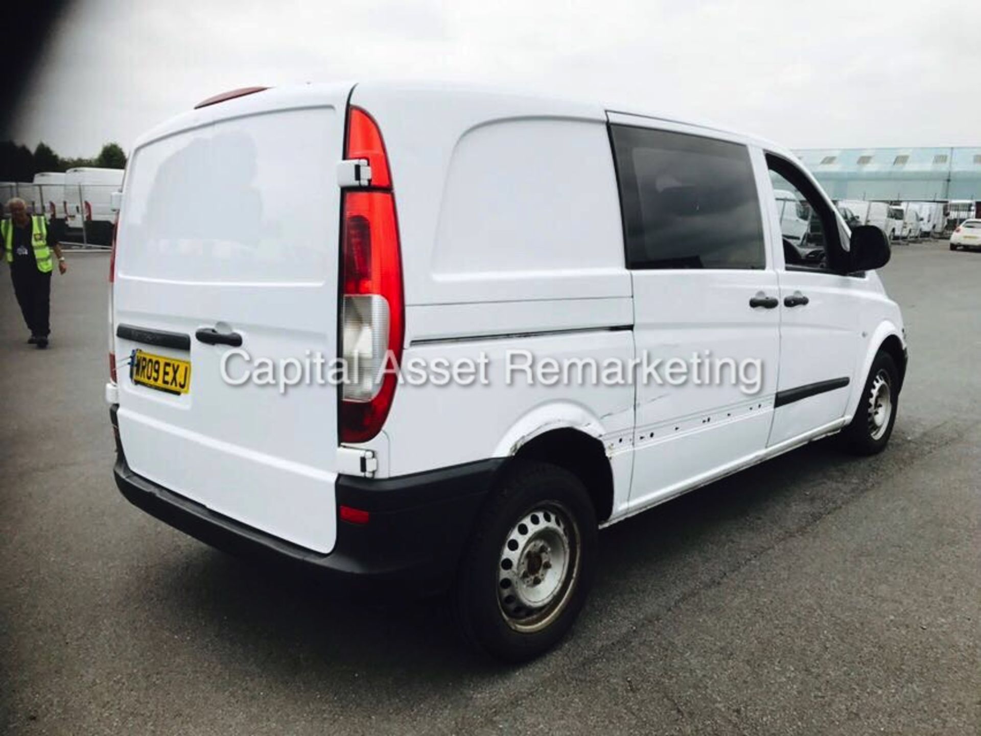 MERCEDES VITO 111CDI "DUELINER" 5 SEATER COMBI VAN - (09 REG) AIR CON - TWIN SLDS - ELEC PACK - - Image 6 of 12