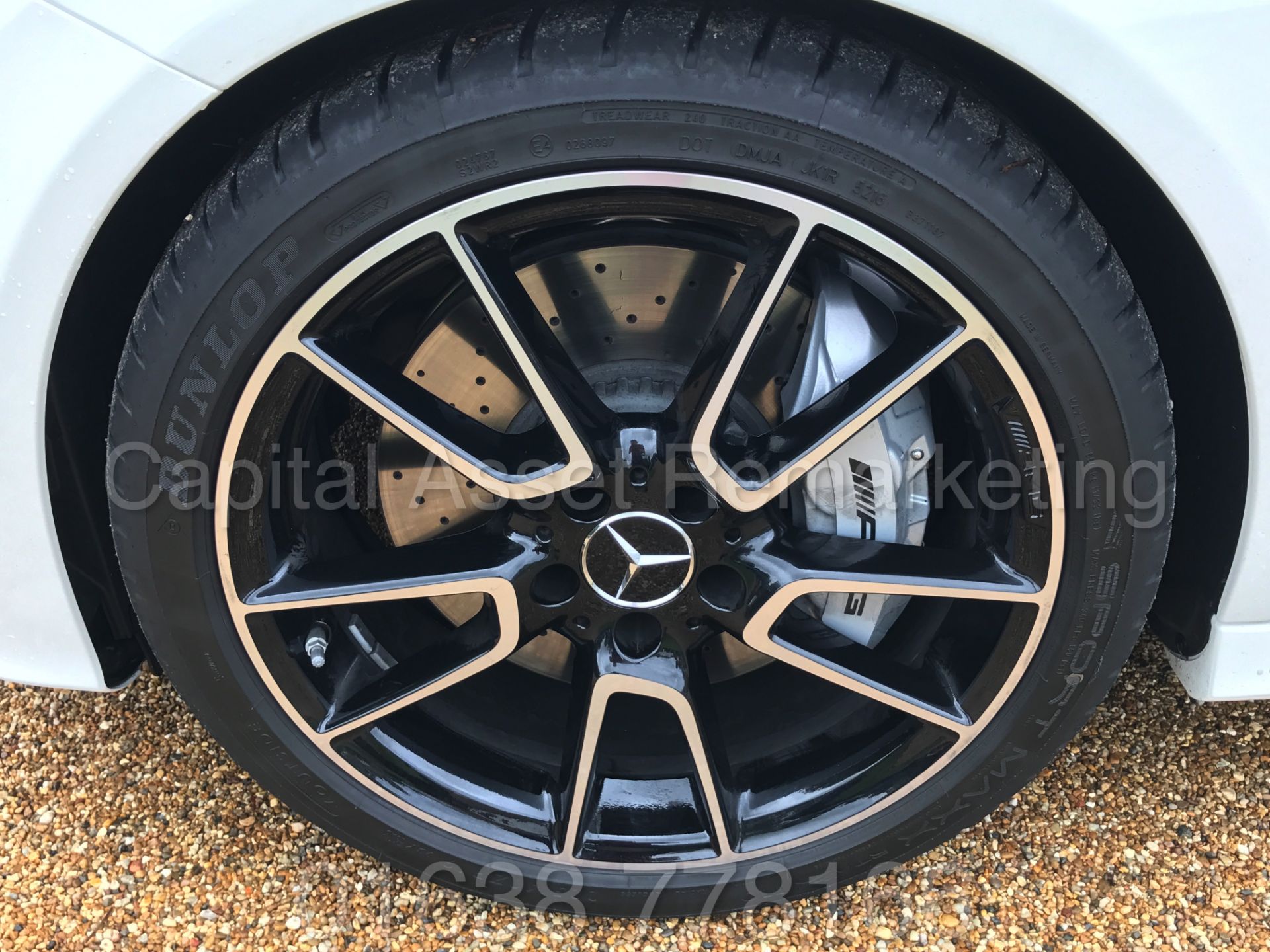 MEREDES-BENZ C43 AMG PREMIUM '4 MATIC' COUPE (2017) '9-G AUTO - LEATHER - SAT NAV' **FULLY LOADED** - Image 23 of 57