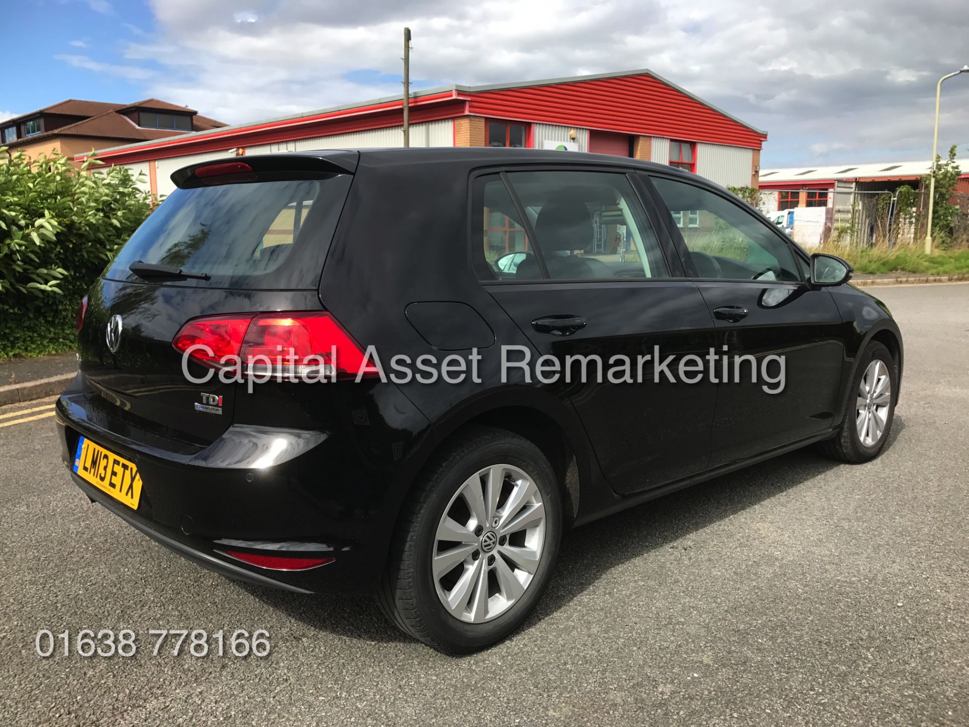 VOLKSWAGEN GOLF TDI "SE TECH" 5 DOOR HATCHBACK (13 REG) AIR CON - ELEC PACK - BLACK - 1 OWNER - Image 7 of 23