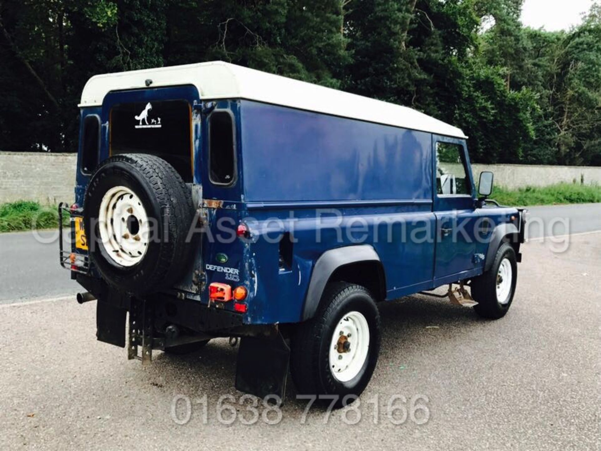 (On Sale) LAND ROVER DEFENDER 110 TD5 'COMMERCIAL' (2000) '2.5 DIESEL - 122 BHP - 5 SPEED' (NO VAT) - Image 4 of 15