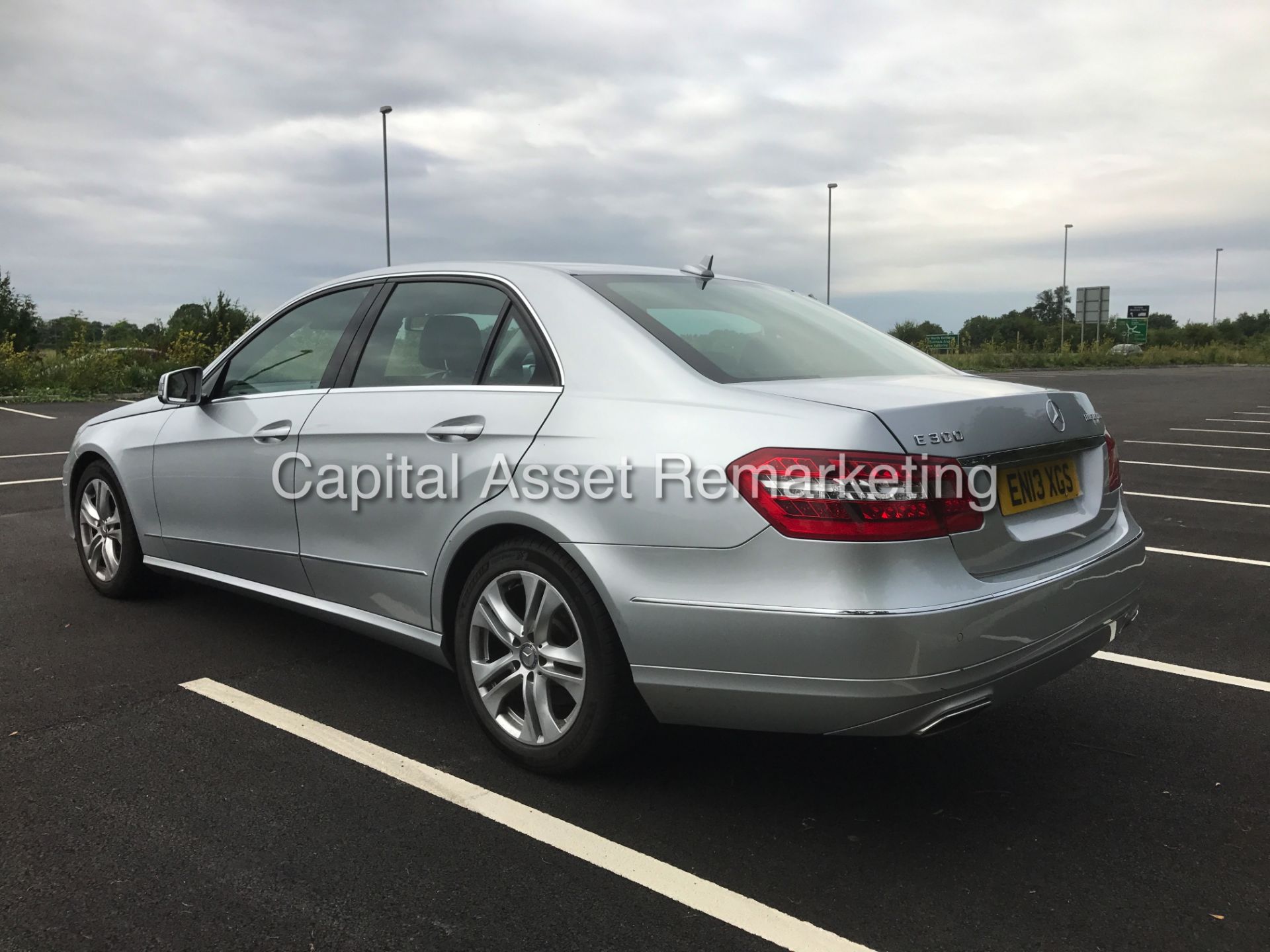 (On Sale) MERCEDES E300d AUTO BLUETEC DIESEL HYBRID - 13 REG - LEATHER - MASSIVE SPEC - 1 OWNER' - Image 5 of 23