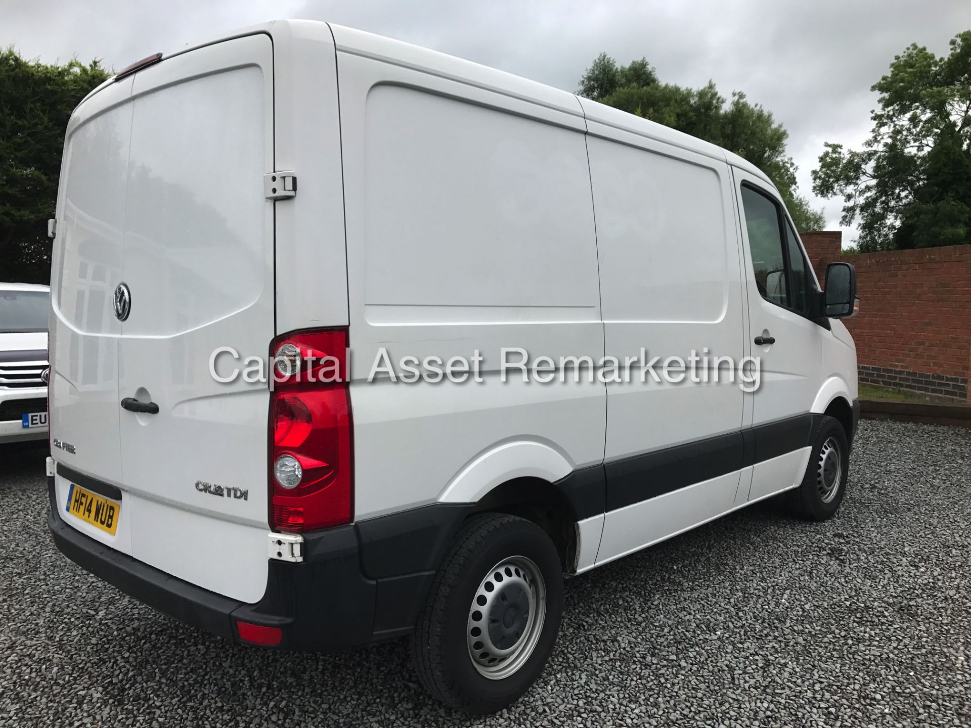 VOLKSWAGEN CRAFTER CR30 SWB 2.0TDI (109) - NEW SHAPE - 14 REG - MASSIVE SPEC - AIR CON!! - 1 OWNER! - Image 5 of 13
