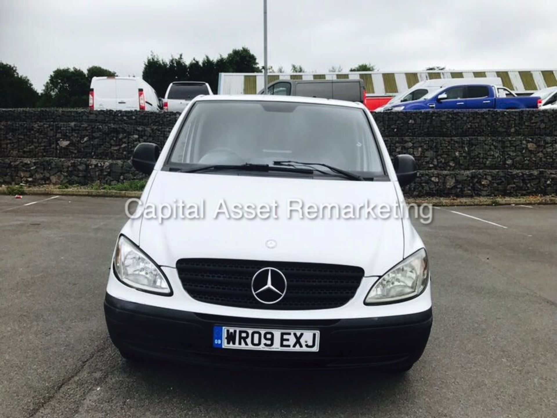 MERCEDES VITO 111CDI "DUELINER" 5 SEATER COMBI VAN - (09 REG) AIR CON - TWIN SLDS - ELEC PACK - - Image 4 of 12