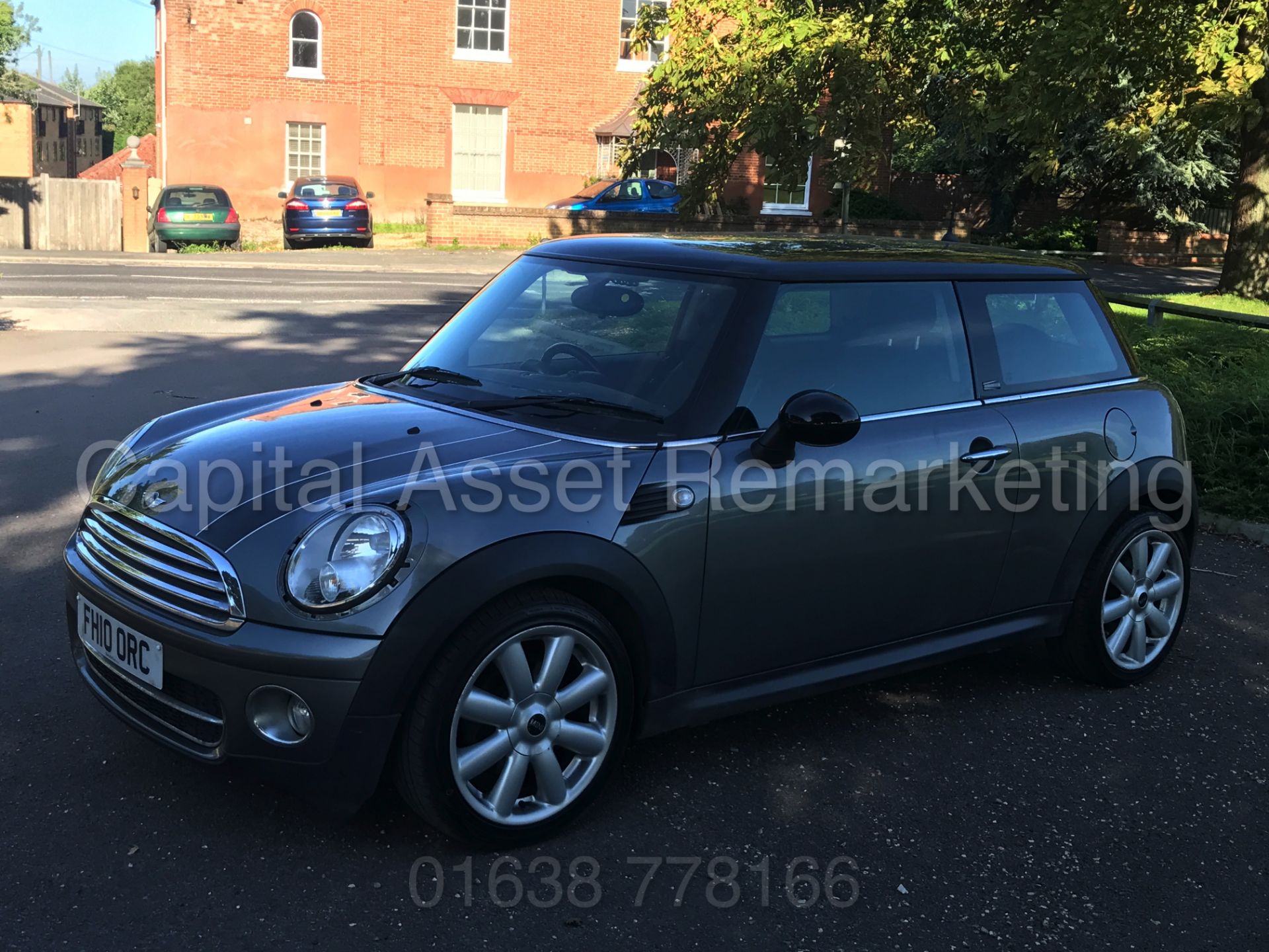 MINI COOPER D 'GRAPHITE EDITION' (2010) '1.6 DIESEL - 6 SPEED - LEATHER - STOP / START' (NO VAT) - Image 6 of 28