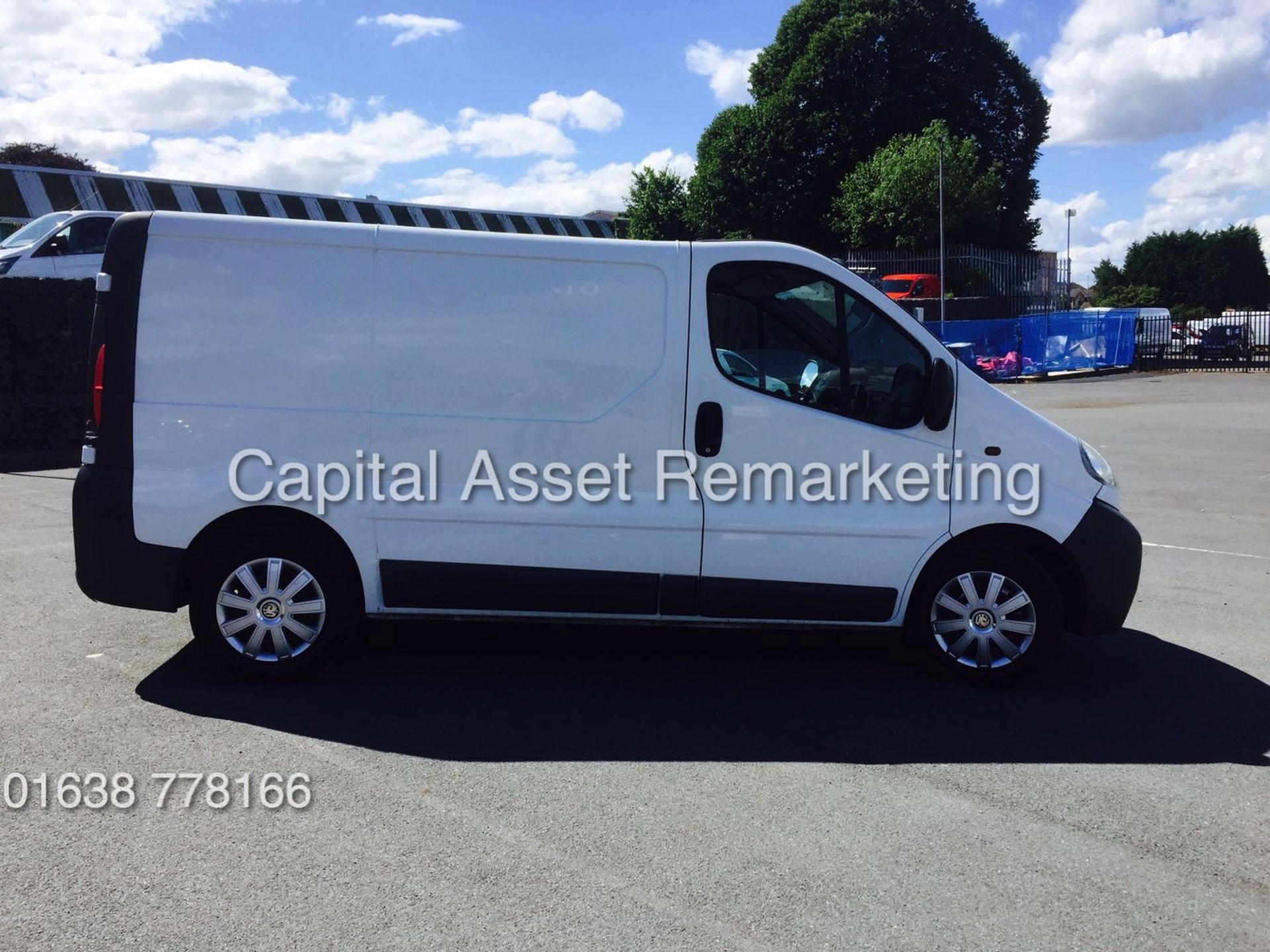 VAUXHALL VIVARO 1.9DTI "100PSI - 6 SPEED" NEW SHAPE (2006 MODEL) MOT APRIL 2018 - NO VAT TO PAY !!! - Image 2 of 14