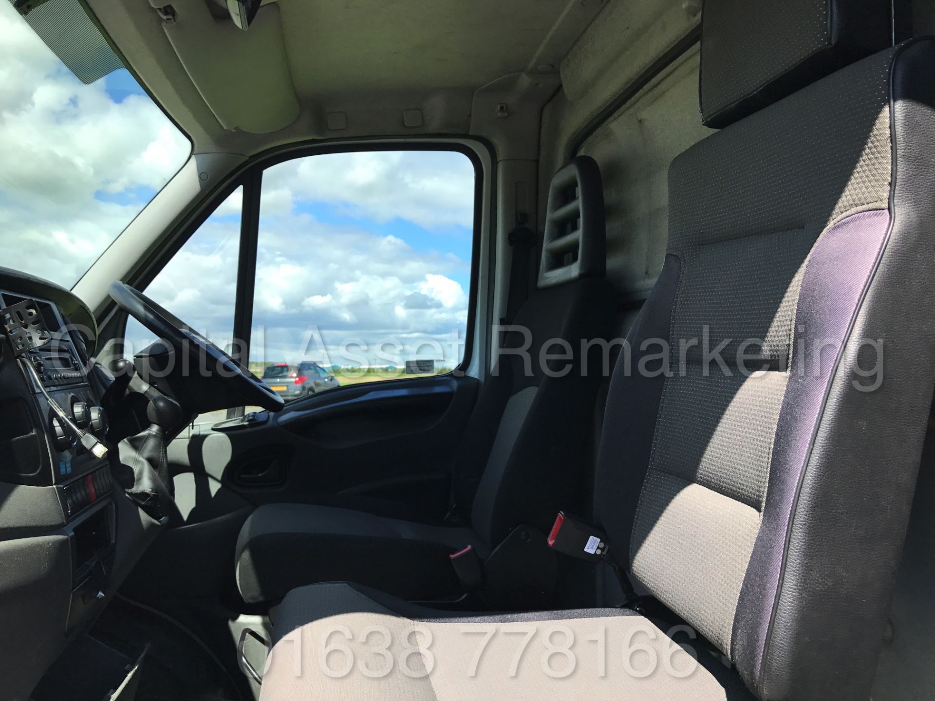 IVECO DAILY 35S11 'LWB - CHASSIS CAB' (2013 MODEL) '2.3 DIESEL - 110 BHP - 6 SPEED' - Image 13 of 19