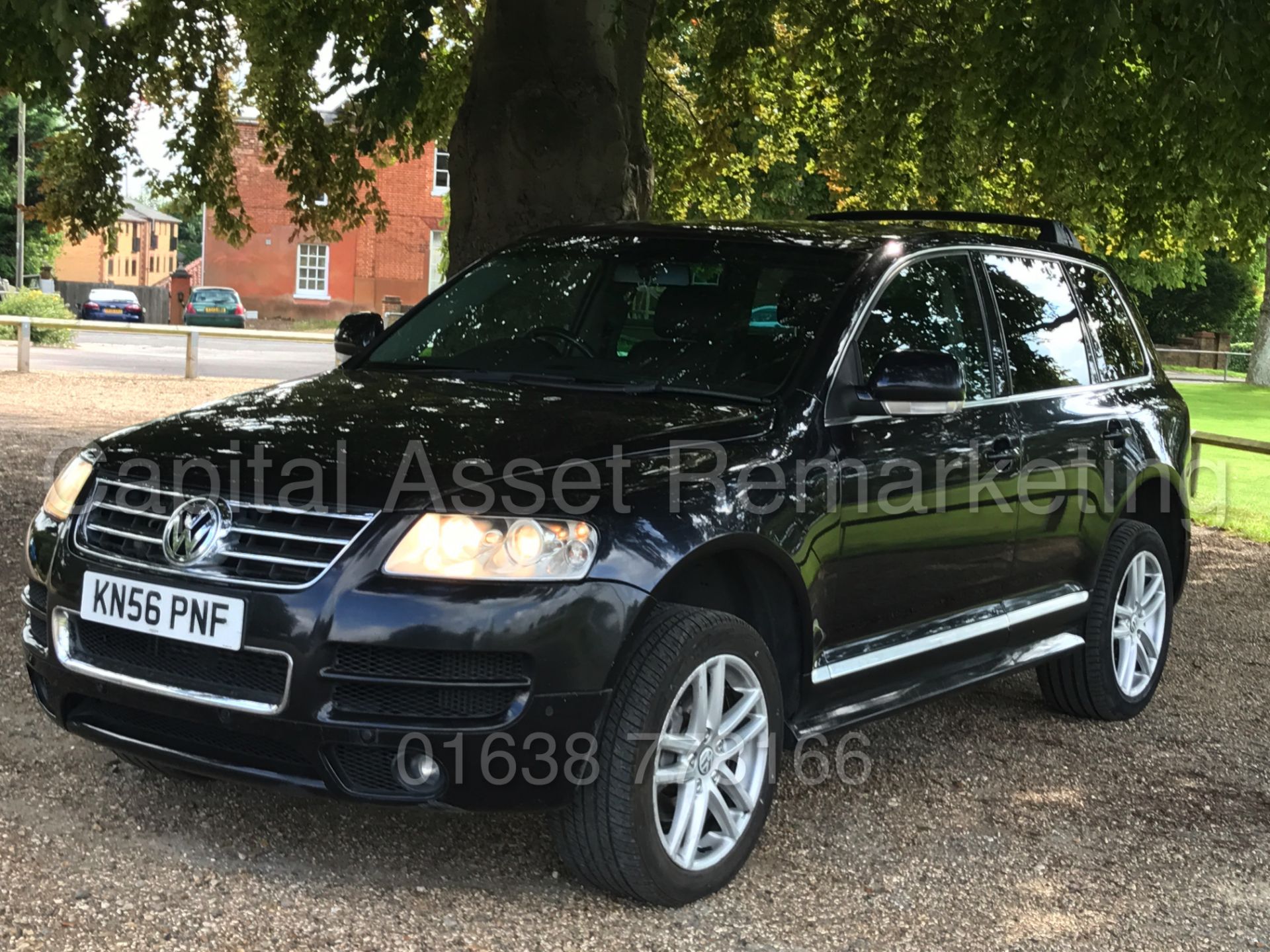 VOLKSWAGEN TOUAREG 'ALTITUDE' (2007 MODEL) '3.0 V6 TDI - AUTO - LEATHER - SAT NAV' * (NO VAT) - Image 4 of 28