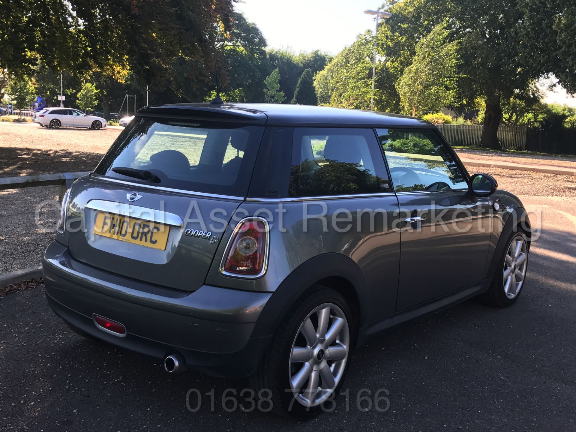 MINI COOPER D 'GRAPHITE EDITION' (2010) '1.6 DIESEL - 6 SPEED - LEATHER - STOP / START' (NO VAT) - Image 9 of 28