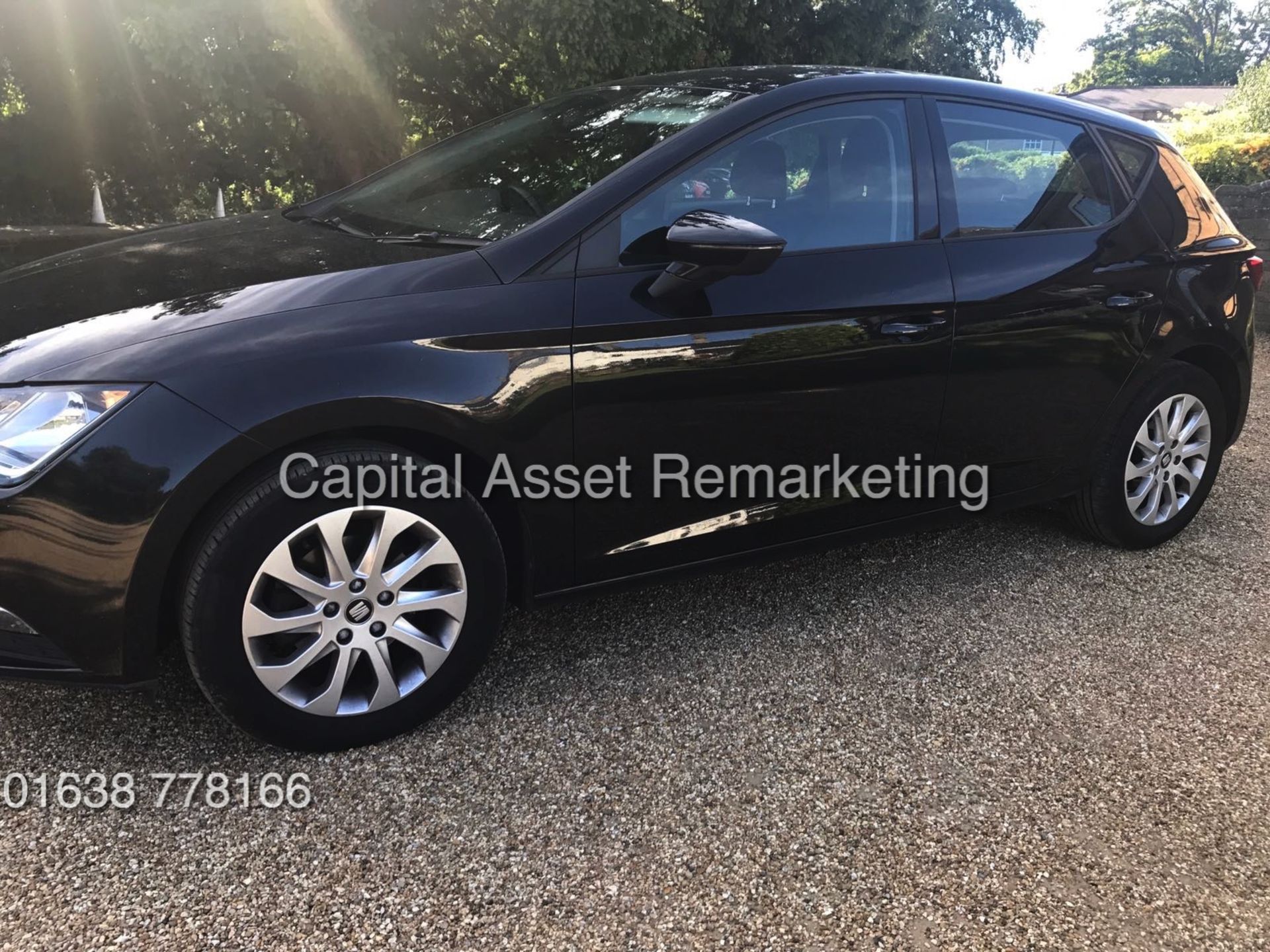 SEAT LEON 1.6TDI "SE - BLACK" 5 DOOR HATCHBACK (14 REG) AIR CON - ELEC PACK - MEDIA - COLOUR CODED - Image 5 of 15