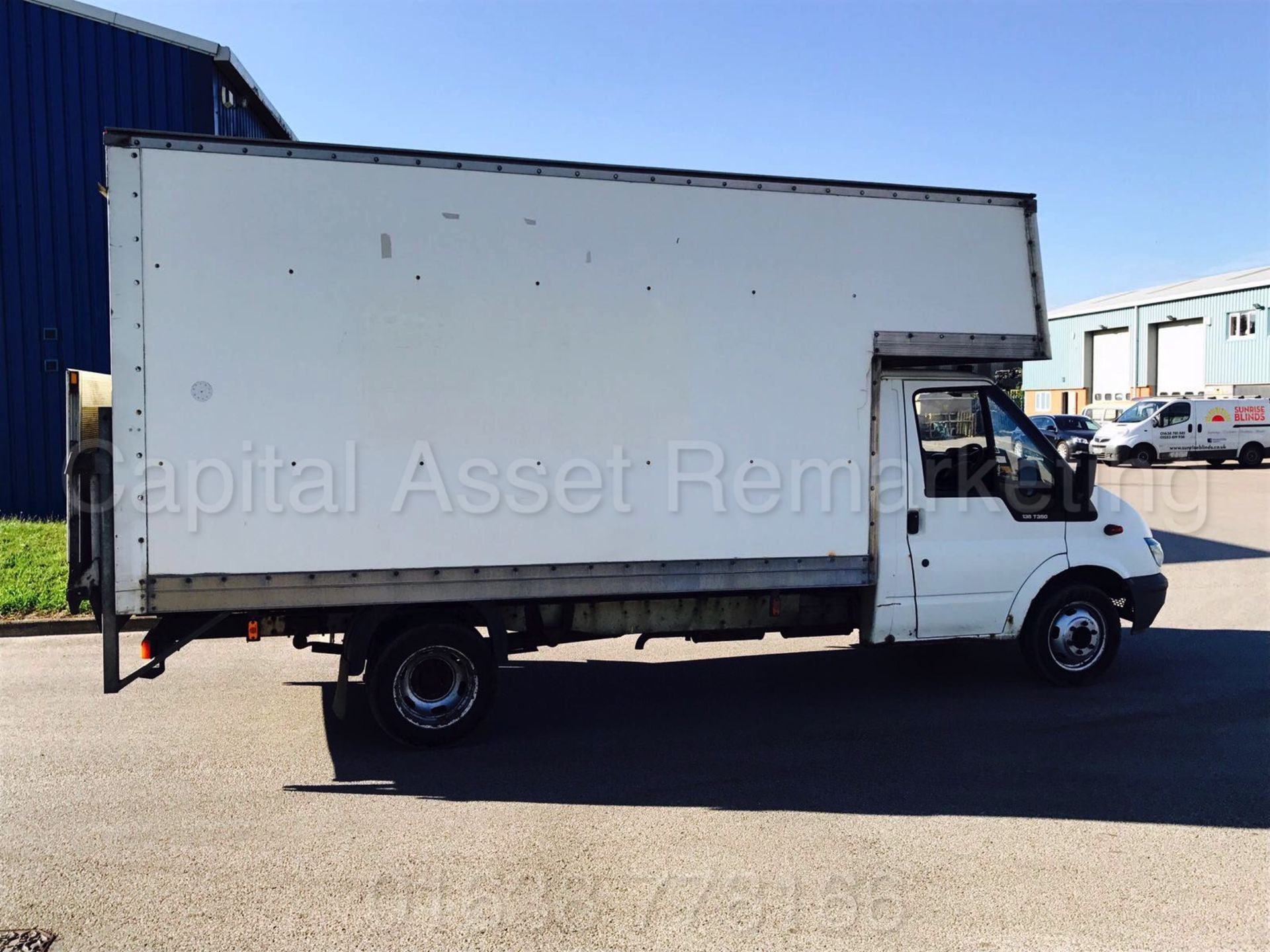 FORD TRANSIT 135 T350 'LWB - LUTON / BOX VAN' (2005 - 05 REG) '2.4 TDCI - 135 PS - 6 SPEED' 3500 KG - Image 8 of 19