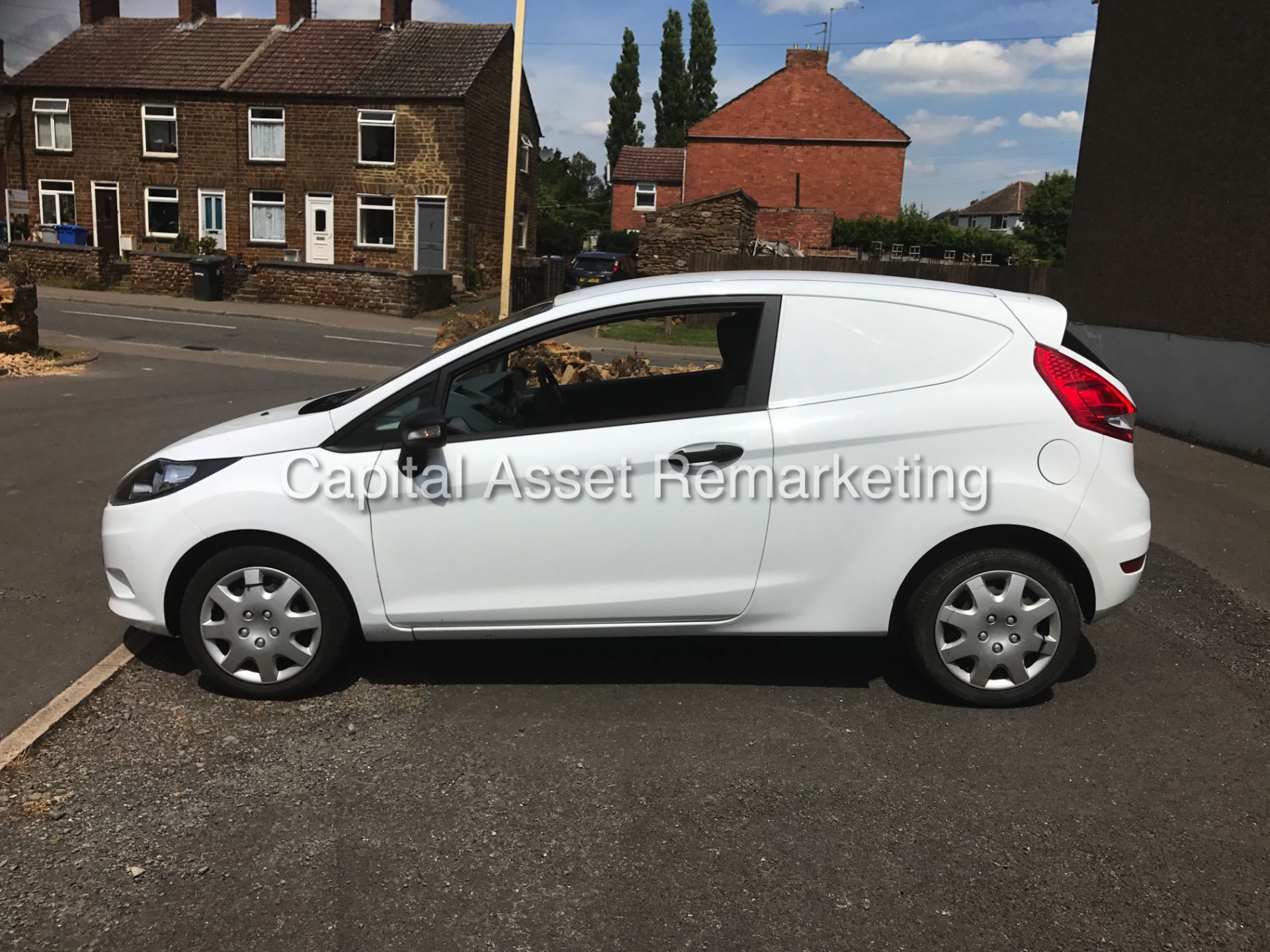 FORD FIESTA 1.4TDCI VAN - (2012) MODEL - ELEC PACK - COLOUR CODED - GENUINE MILEAGE - 2 OWNERS!!! - Image 5 of 17