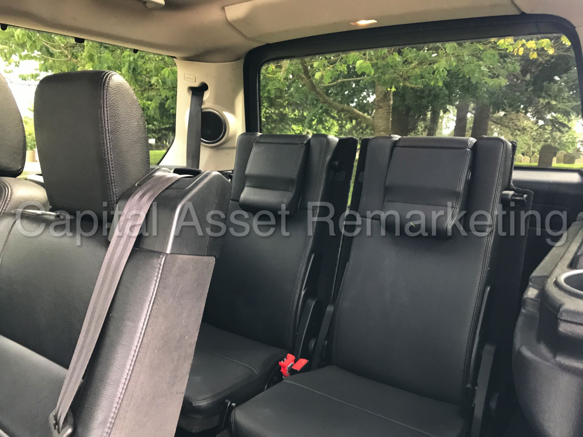 LAND ROVER DISCOVERY 3 'HSE' (2007) 'TDV6 - AUTO - LEATHER - SAT NAV - 7 SEATER' **MASSIVE SPEC** - Image 16 of 34