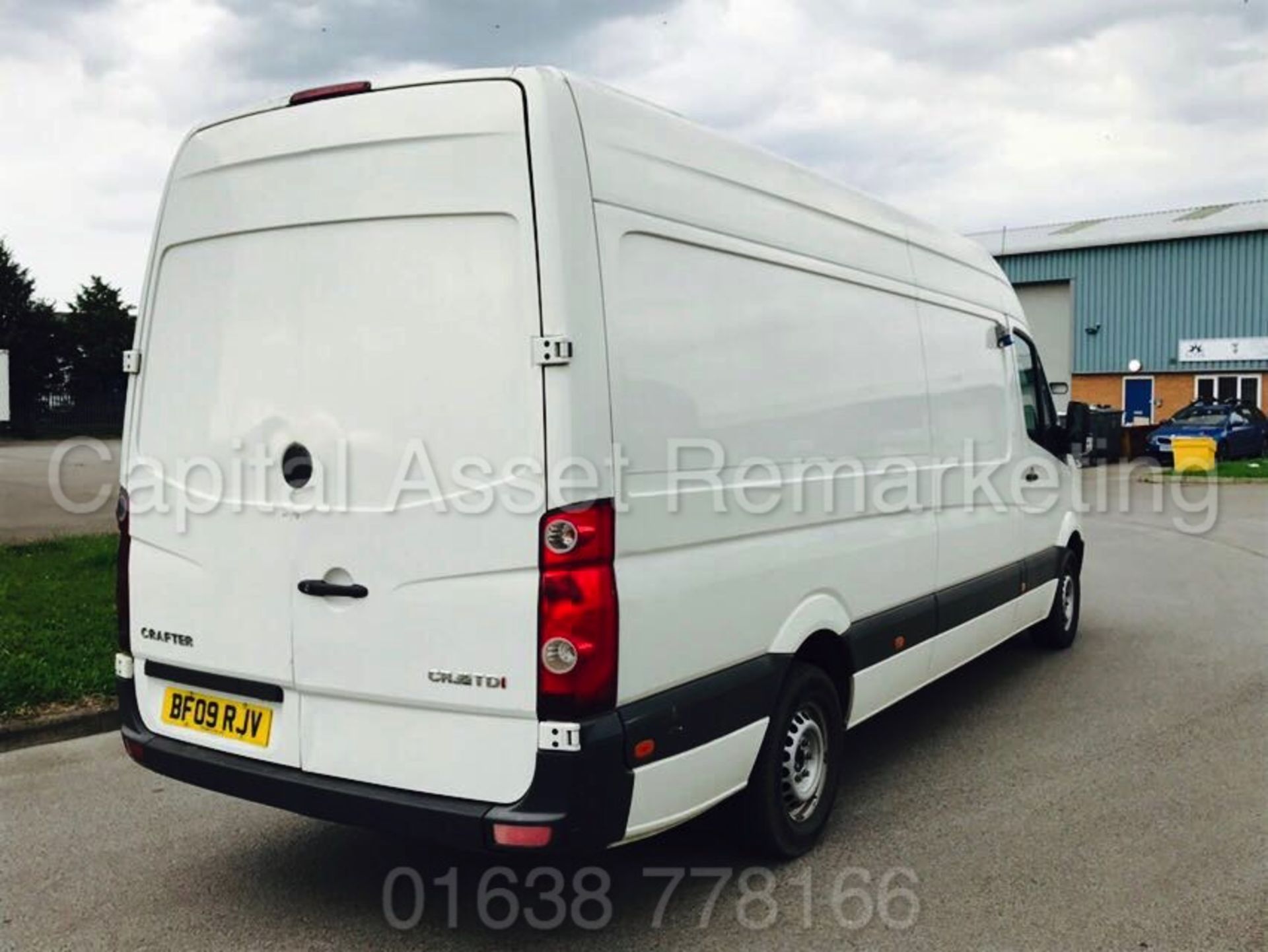 VOLKSWAGEN CRAFTER CR35 'LWB HI-ROOF' (2009) **FRIDGE / FREEZER VAN** '2.5 TDI - 109 BHP- 6 SPEED' - Image 7 of 16